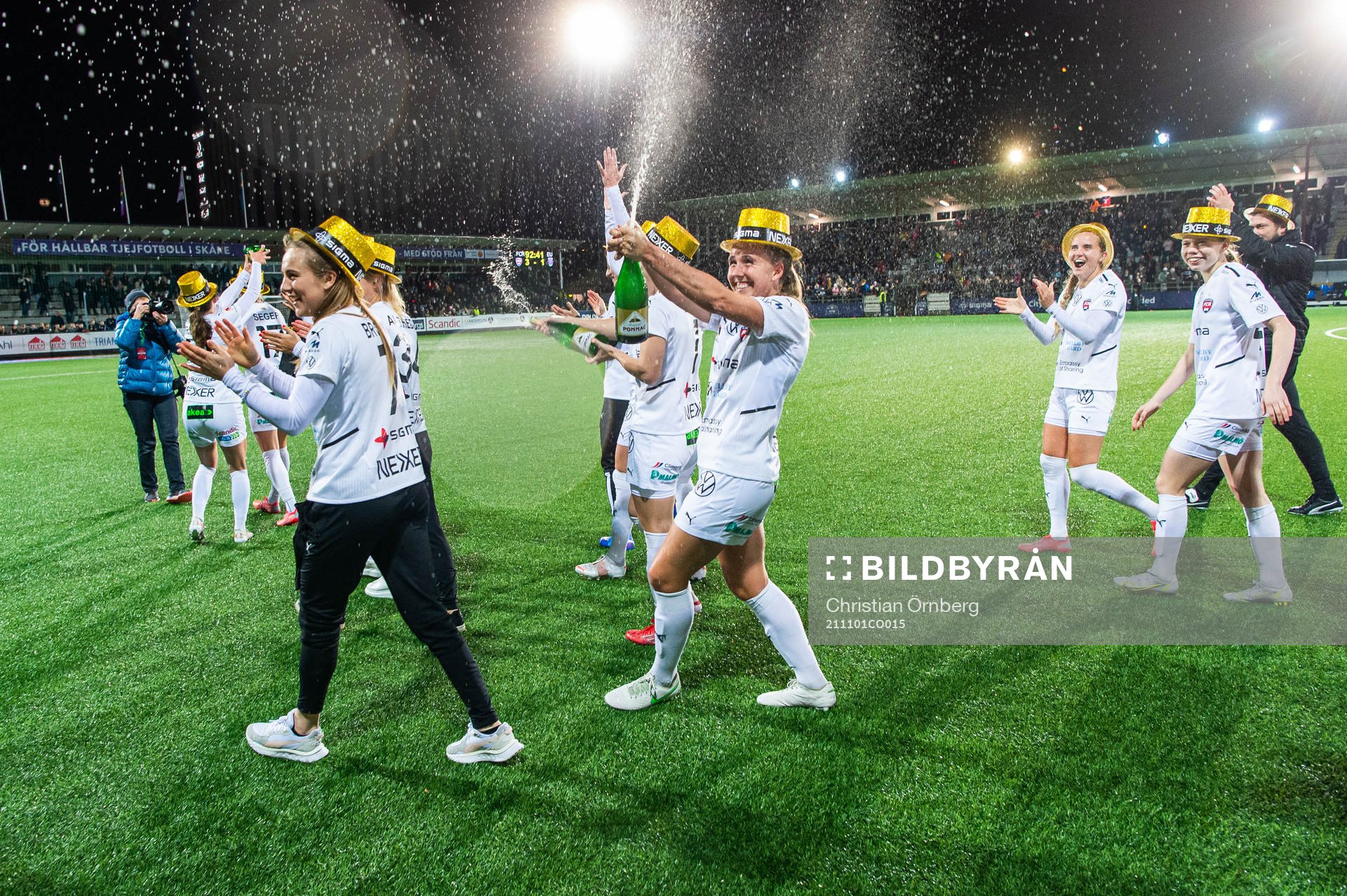 Rosengårds spelare jublar och firar SM-guldet