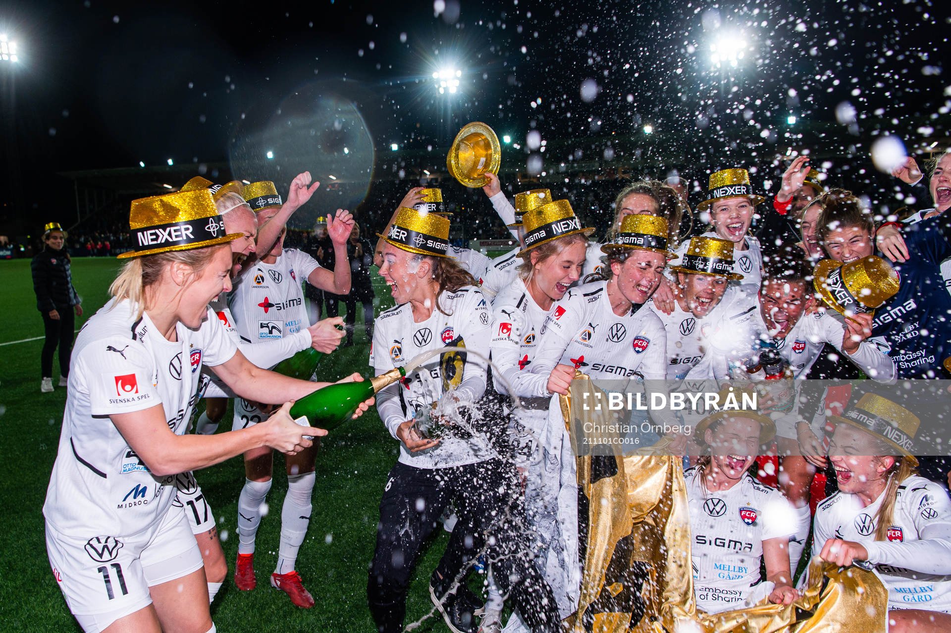 Rosengårds spelare jublar och firar SM-guldet