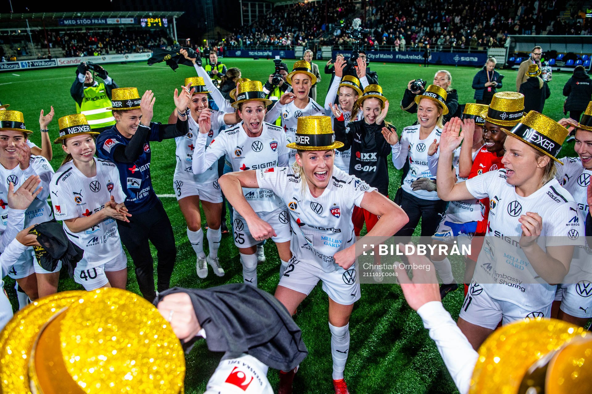 Rosengårds Olivia Schough jublar och firar SM-guldet
