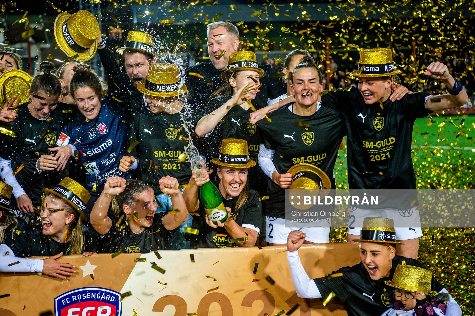 Rosengårds spelare jublar och firar SM-guldet
