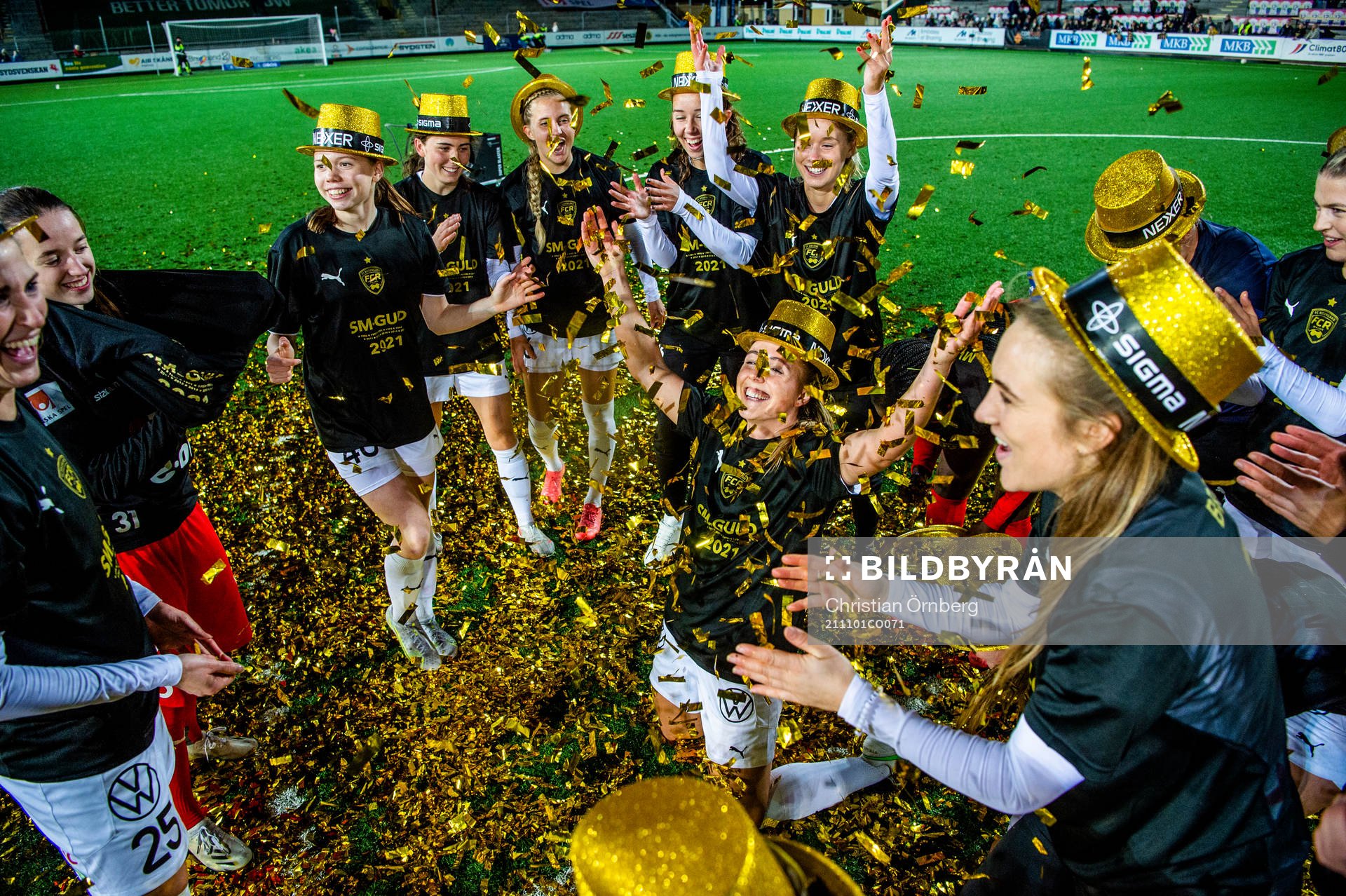 Rosengårds spelare jublar och firar SM-guldet