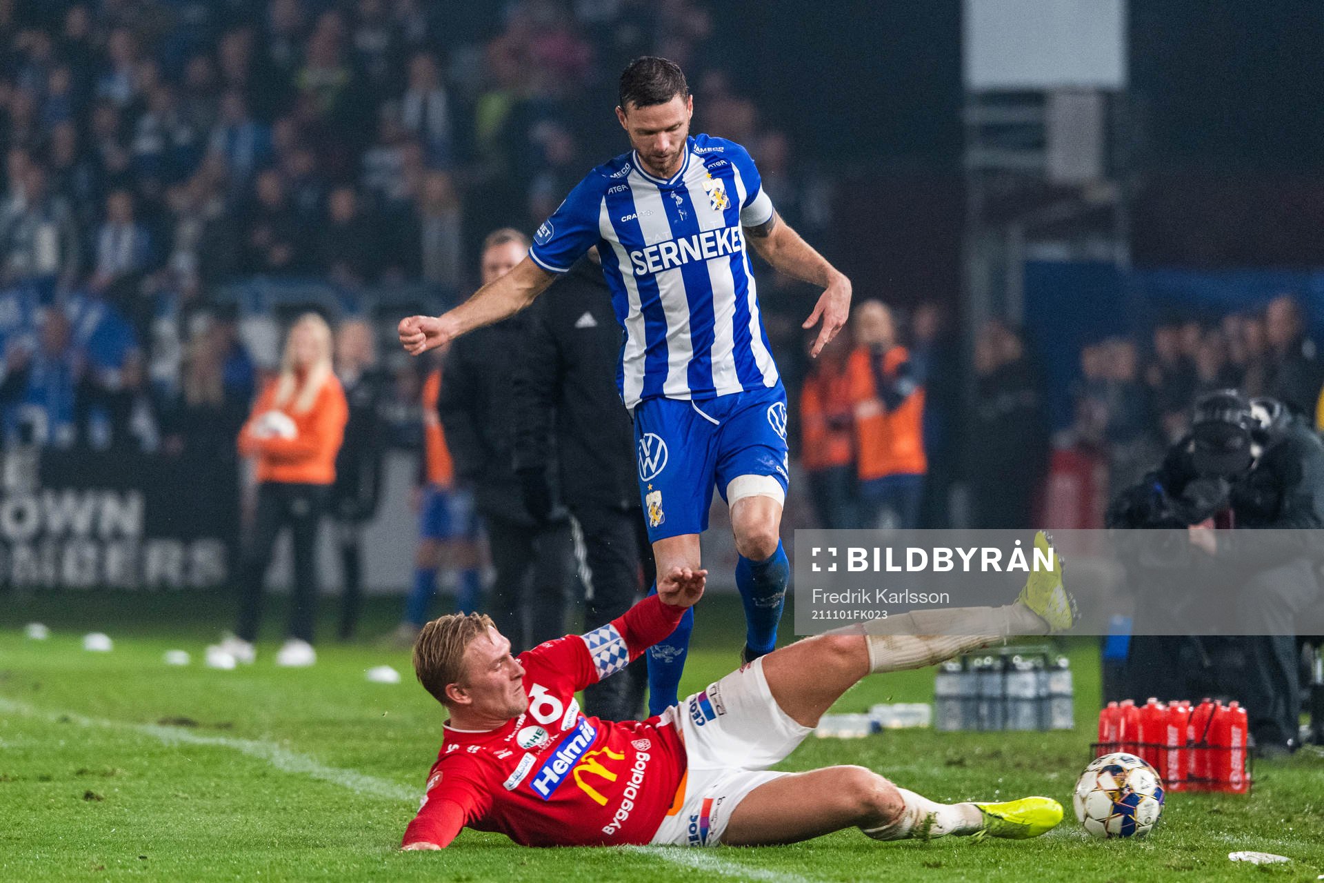 Degerfors Oliver Ekroth och IFK Göteborgs Marcus Berg
