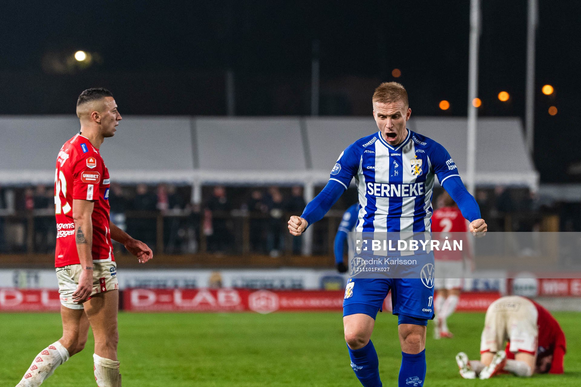 IFK Göteborgs Oscar Wendt jublar medan Degerfors Nikola