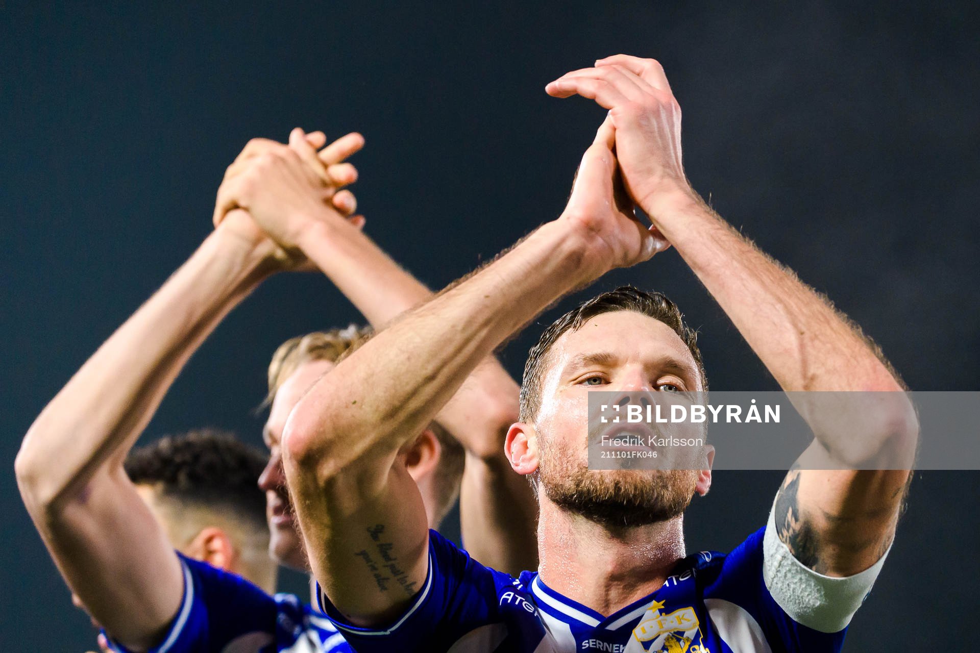 IFK Göteborgs Marcus Berg jublar efter vinsten i fotbollsmatchen i Allsvenskan mellan Degerfors och IFK Göteborg den 1 november 2021 i Degerfors.