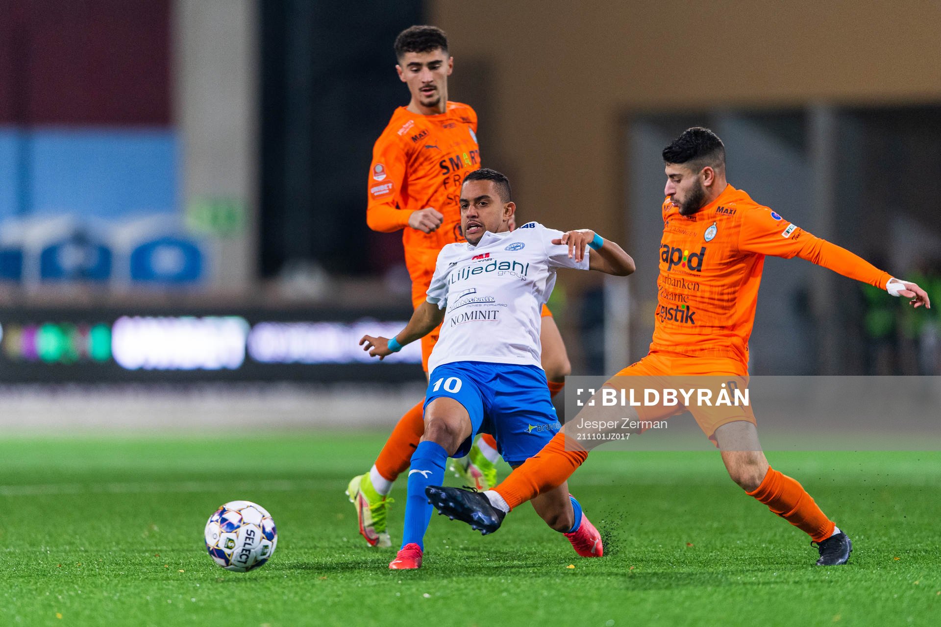 Värnamos Erick Brendon och AFC Eskilstunas André Alsanati