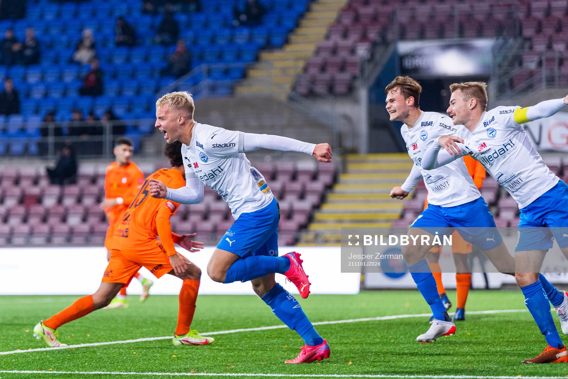 Värnamos Victor Larsson jublar