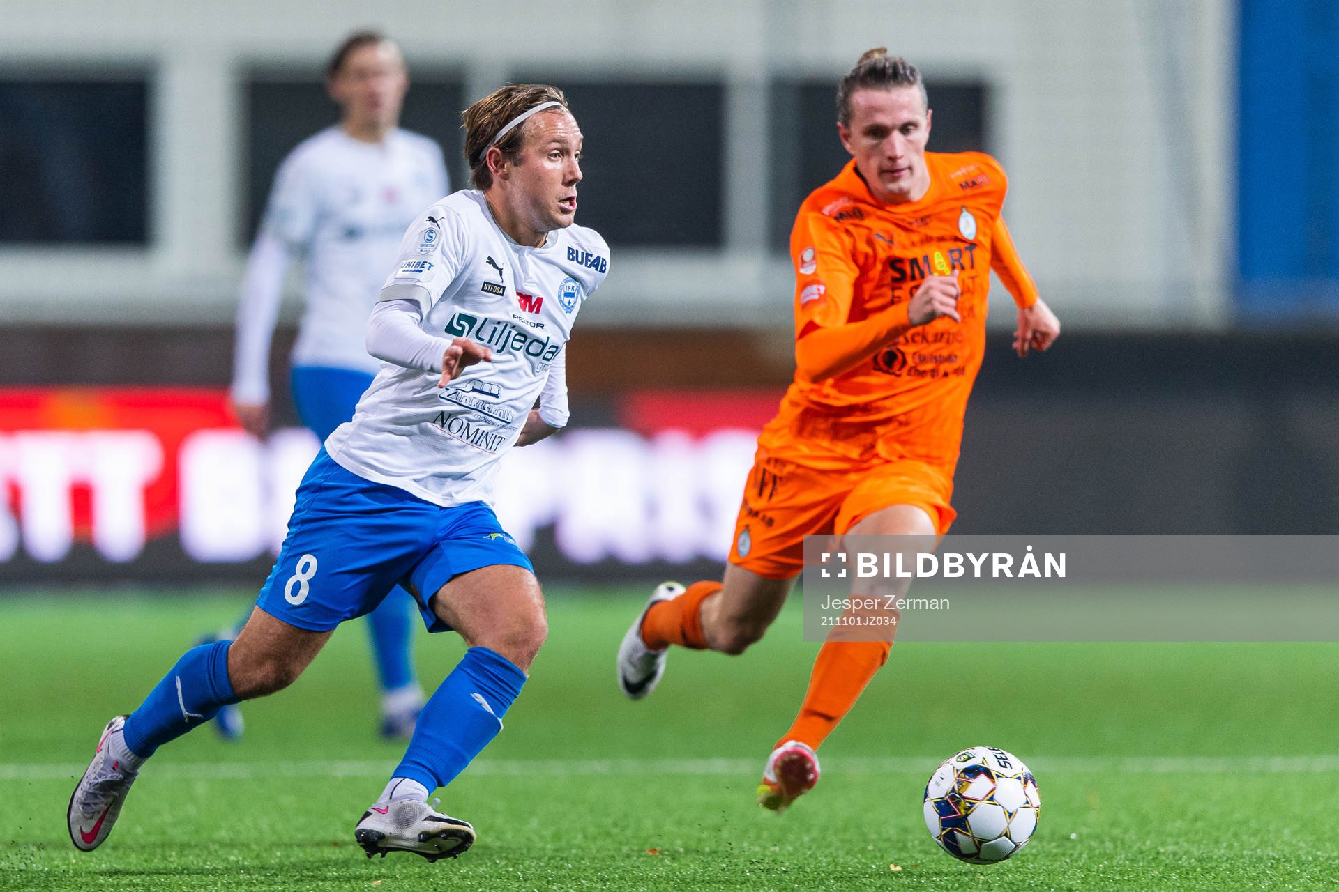 Värnamos William Kenndal och AFC Eskilstunas Viktor