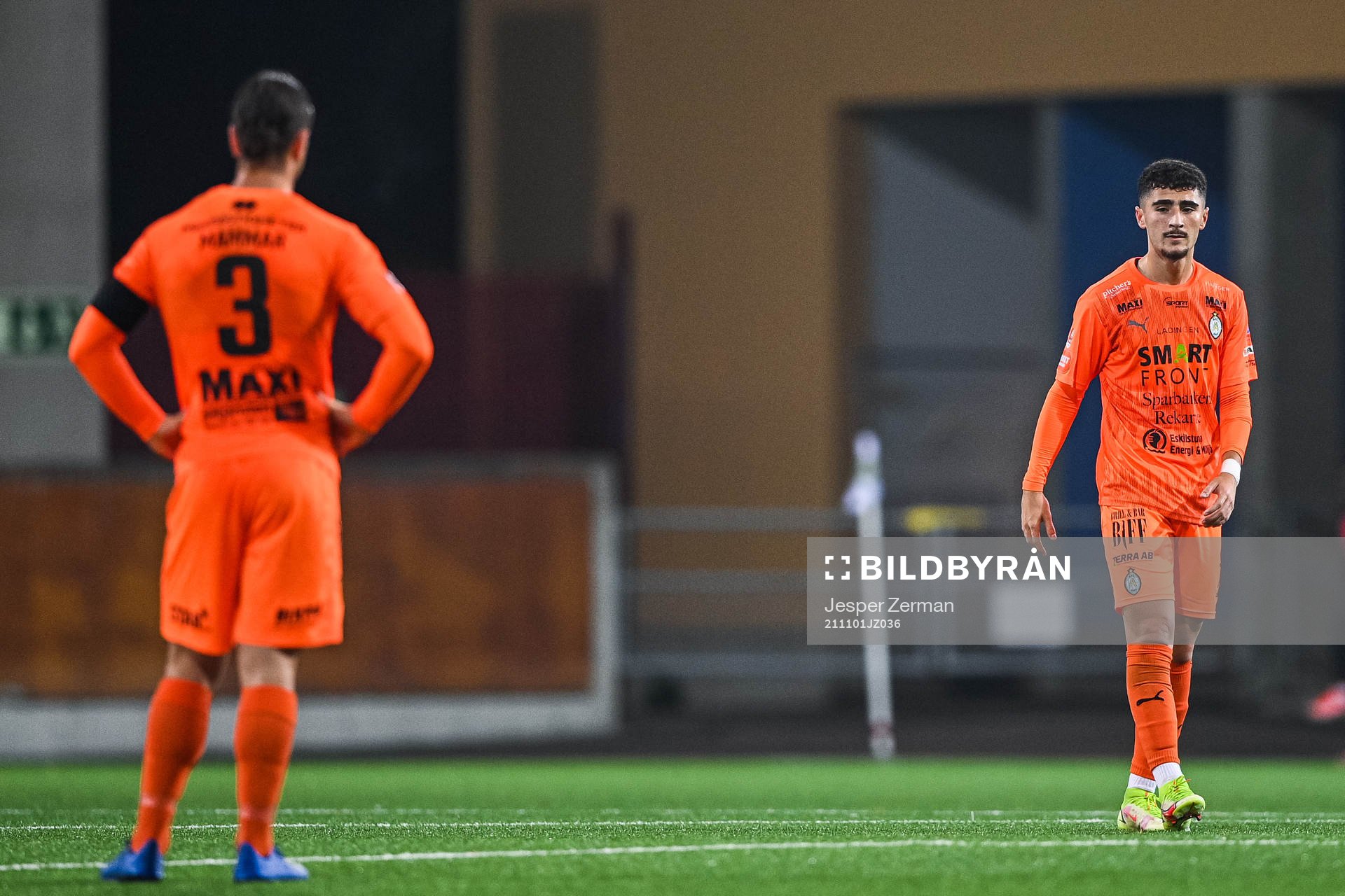 AFC Eskilstunas Abdelkarim Mammar Chaouche och Ismet