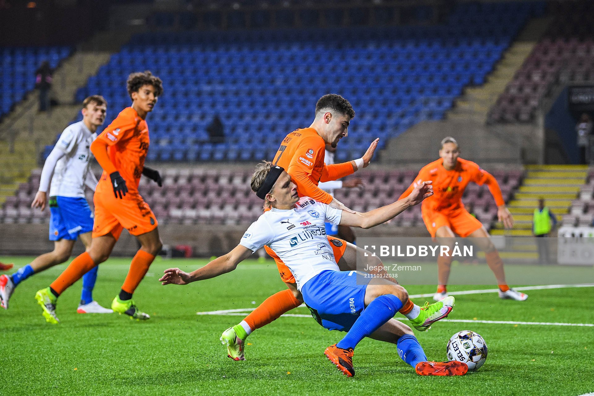 AFC Eskilstunas Ismet Lushaku och Värnamos Charlie