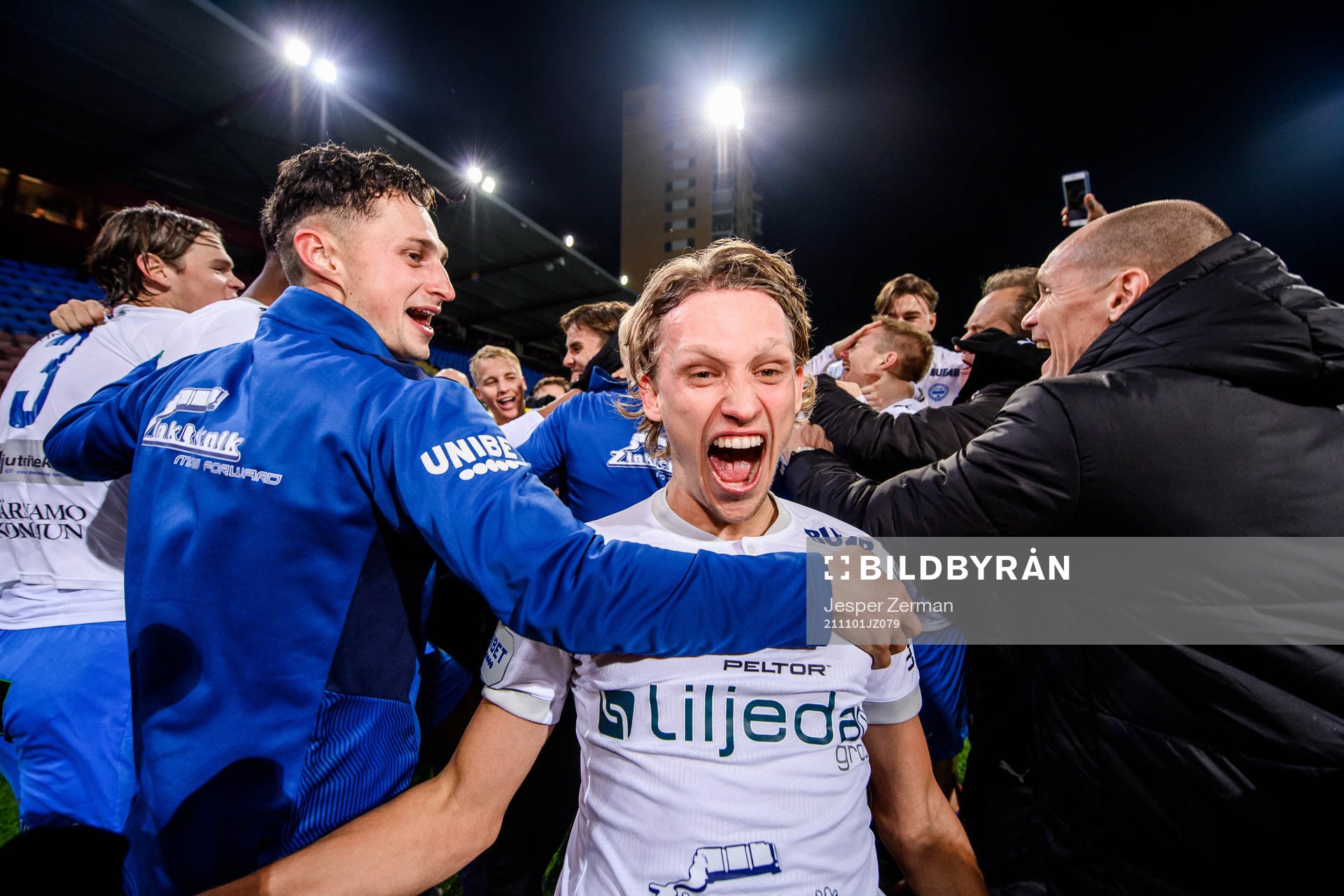 Värnamos Charlie Vindehall jublar