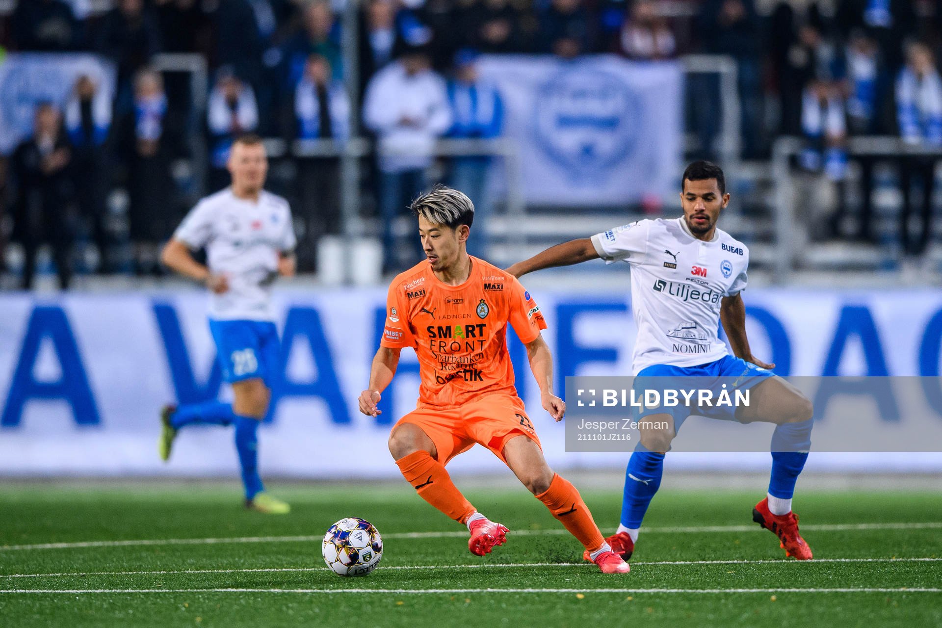 AFC Eskilstunas Kazuki Takahashi och Värnamos Wenderson