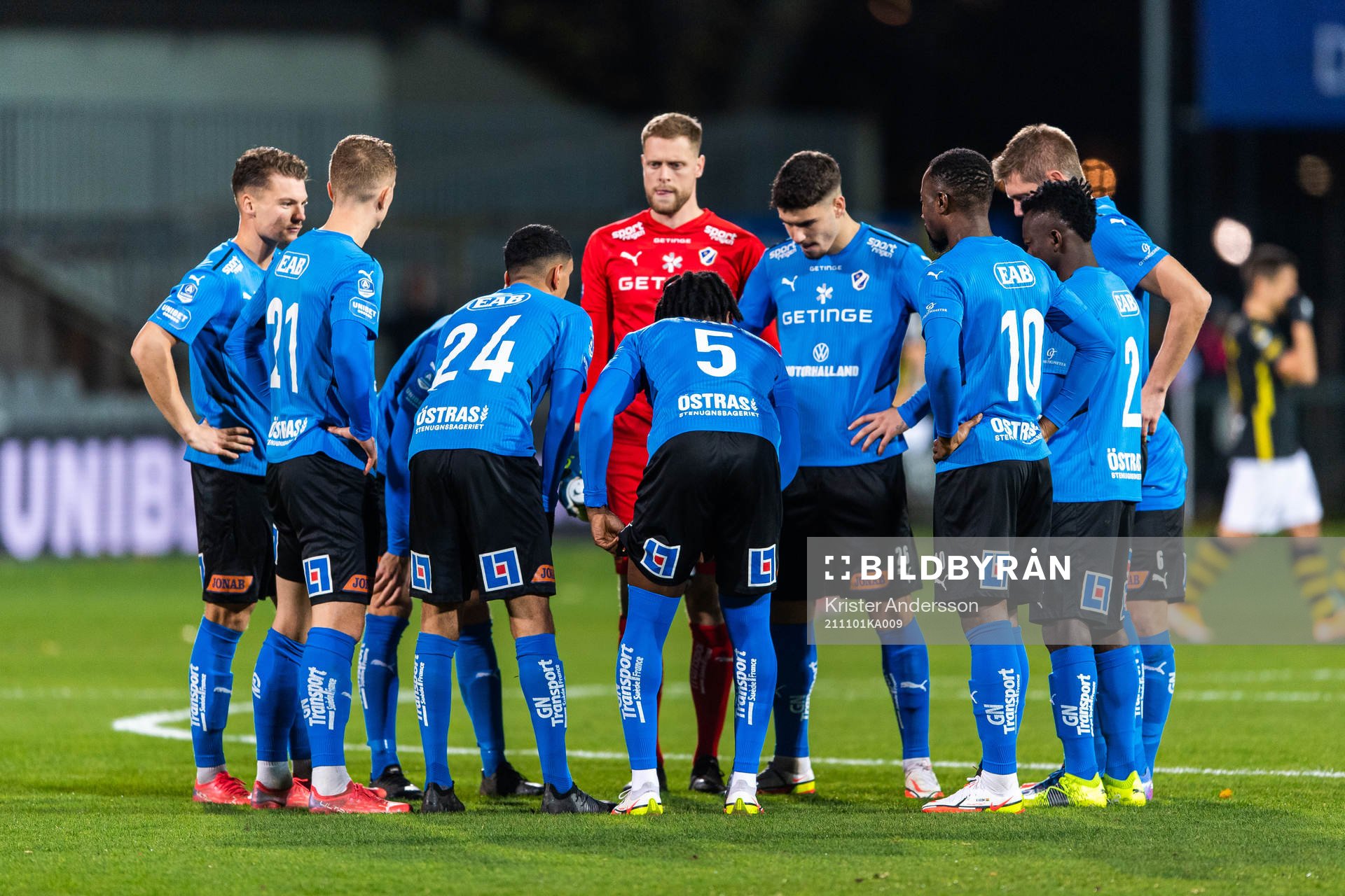 Hammarbys spelare samlas