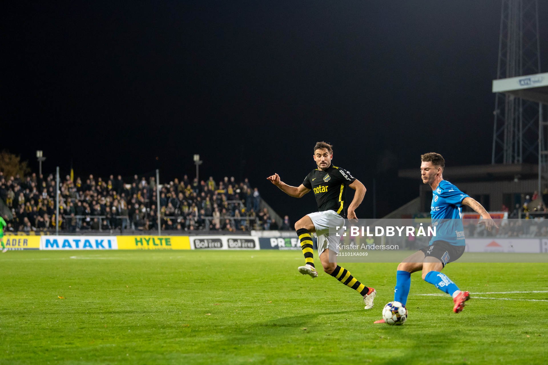 s Sotirios Papagiannopoulos och Halmstads Samuel Kroon