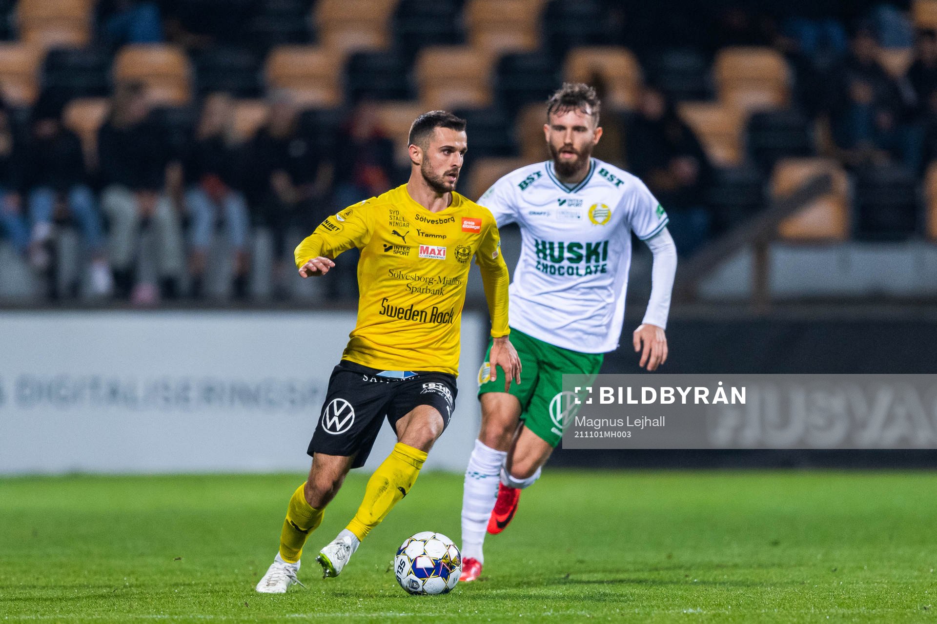 Mjällbys Kadir Hodzic och Hammarbys Simon Sandberg