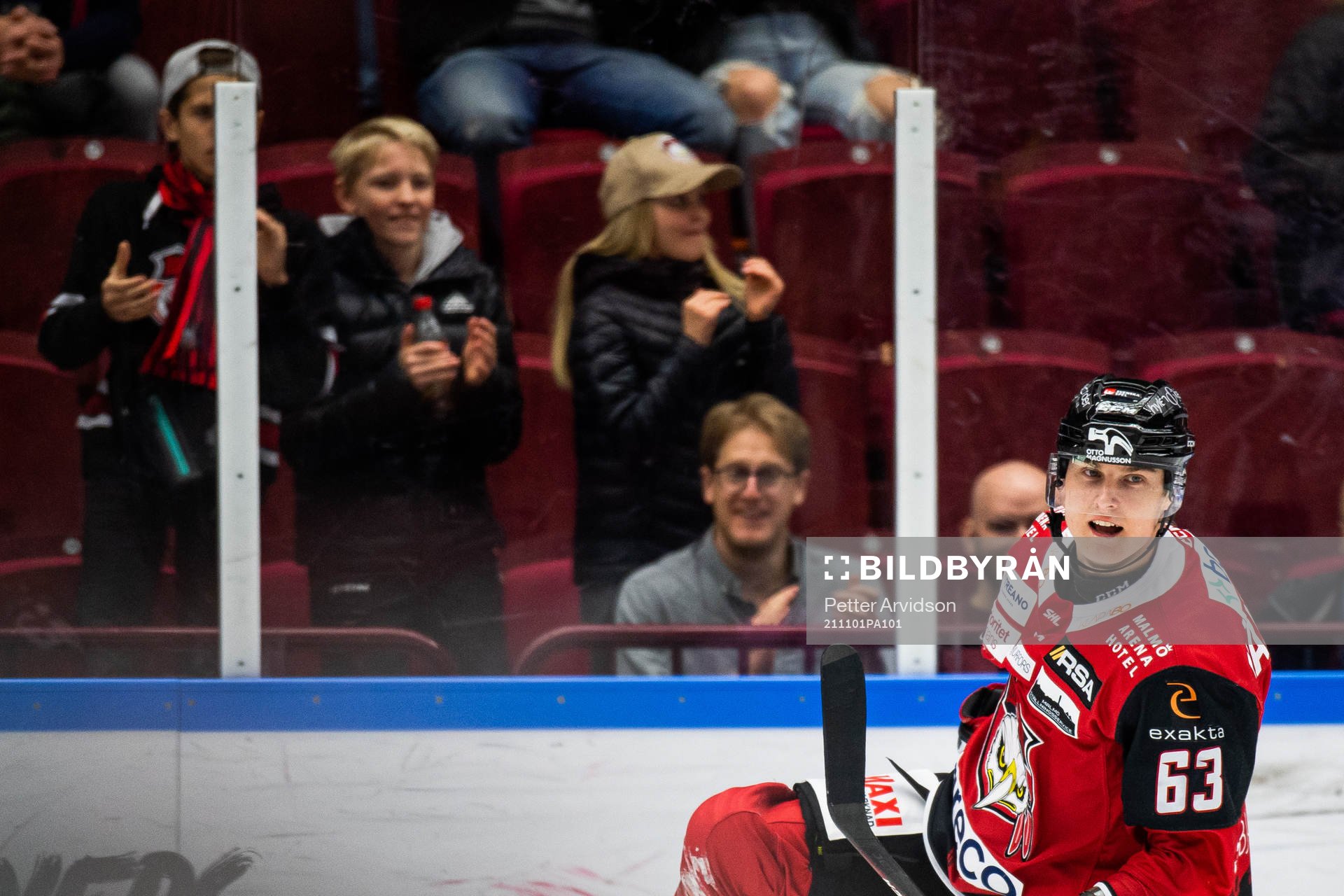 Malmö Redhawks Fredrik Händemark jublar