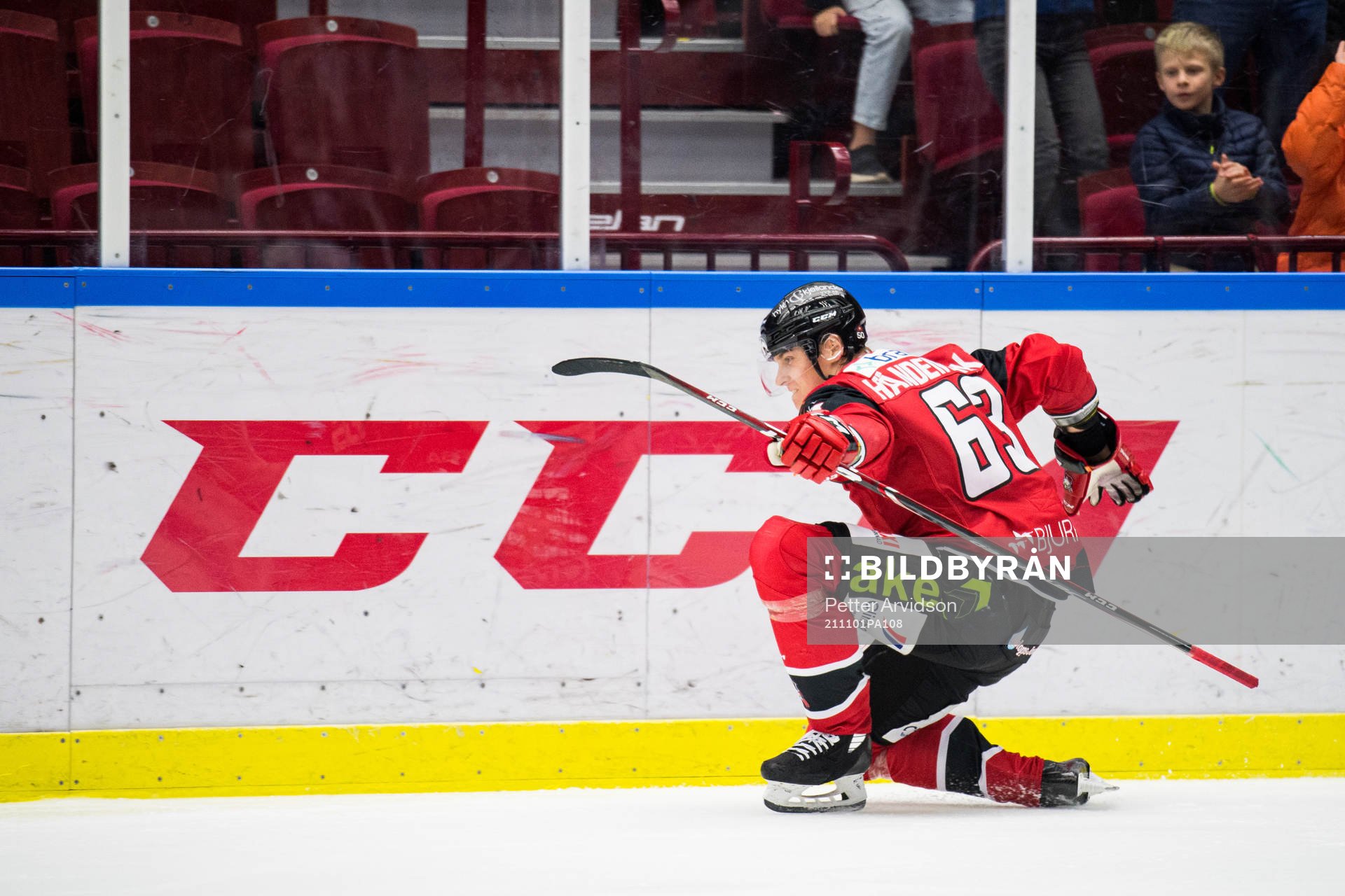 Malmö Redhawks Fredrik Händemark jublar