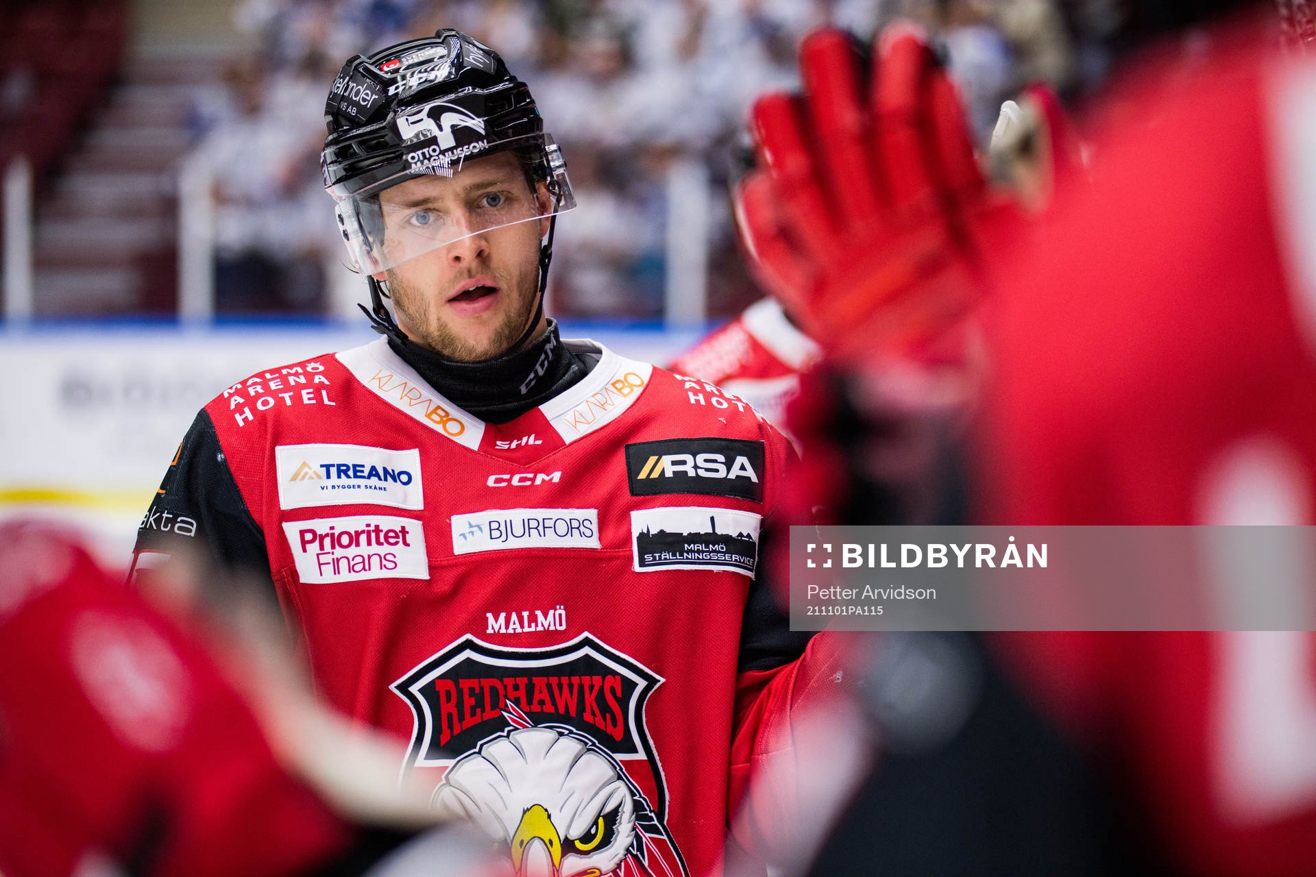 Malmö Redhawks Carl Persson jublar