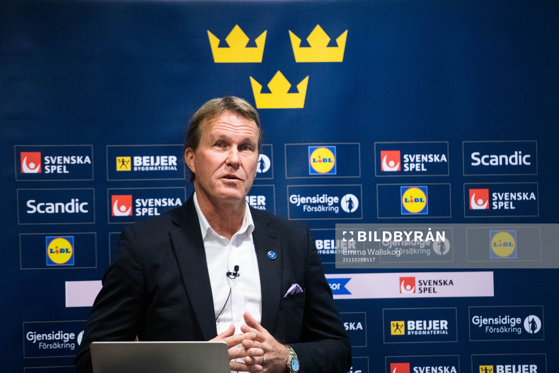 Förbundskapten Johan Garpenlöv presenterar truppen till