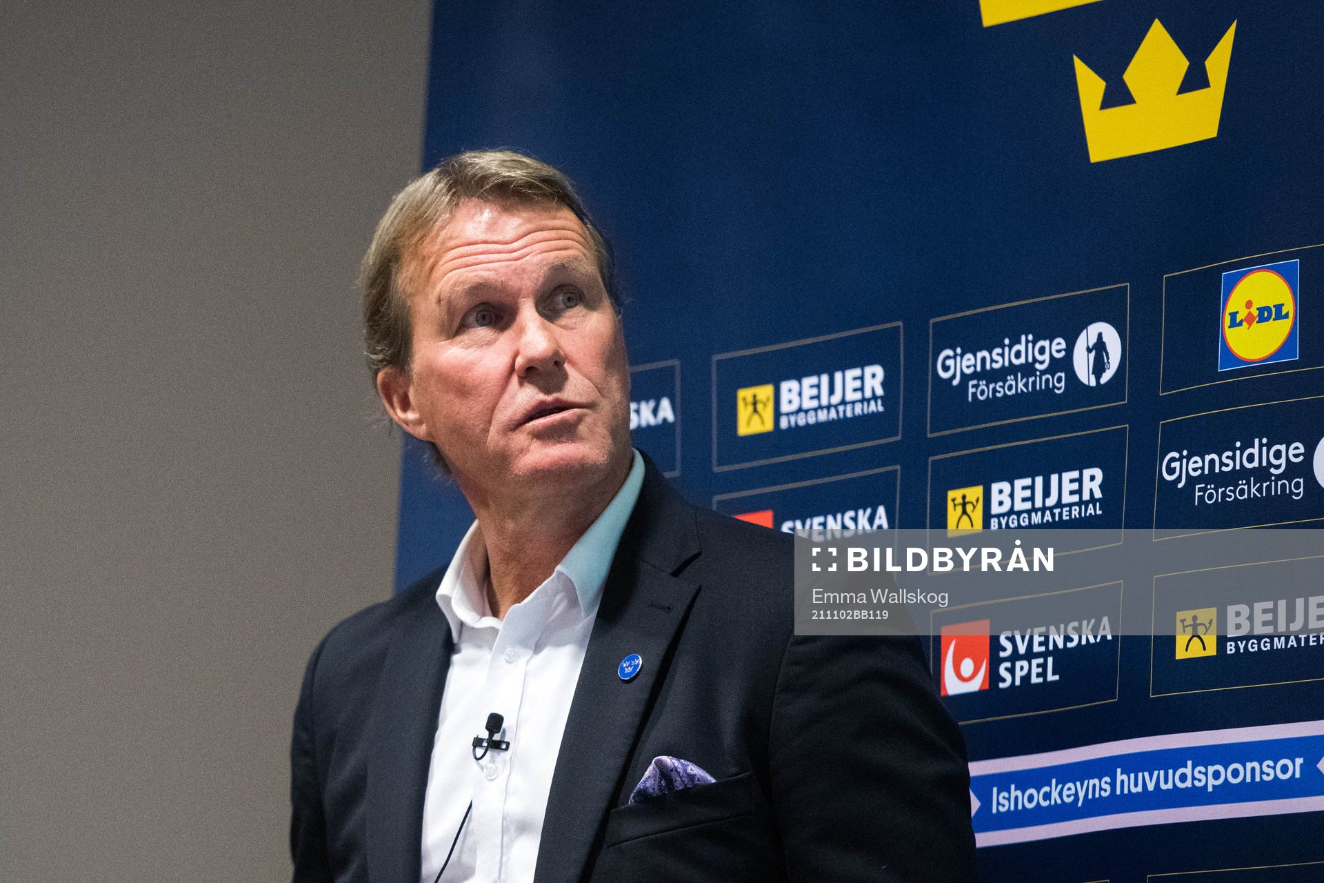 Förbundskapten Johan Garpenlöv presenterar truppen till