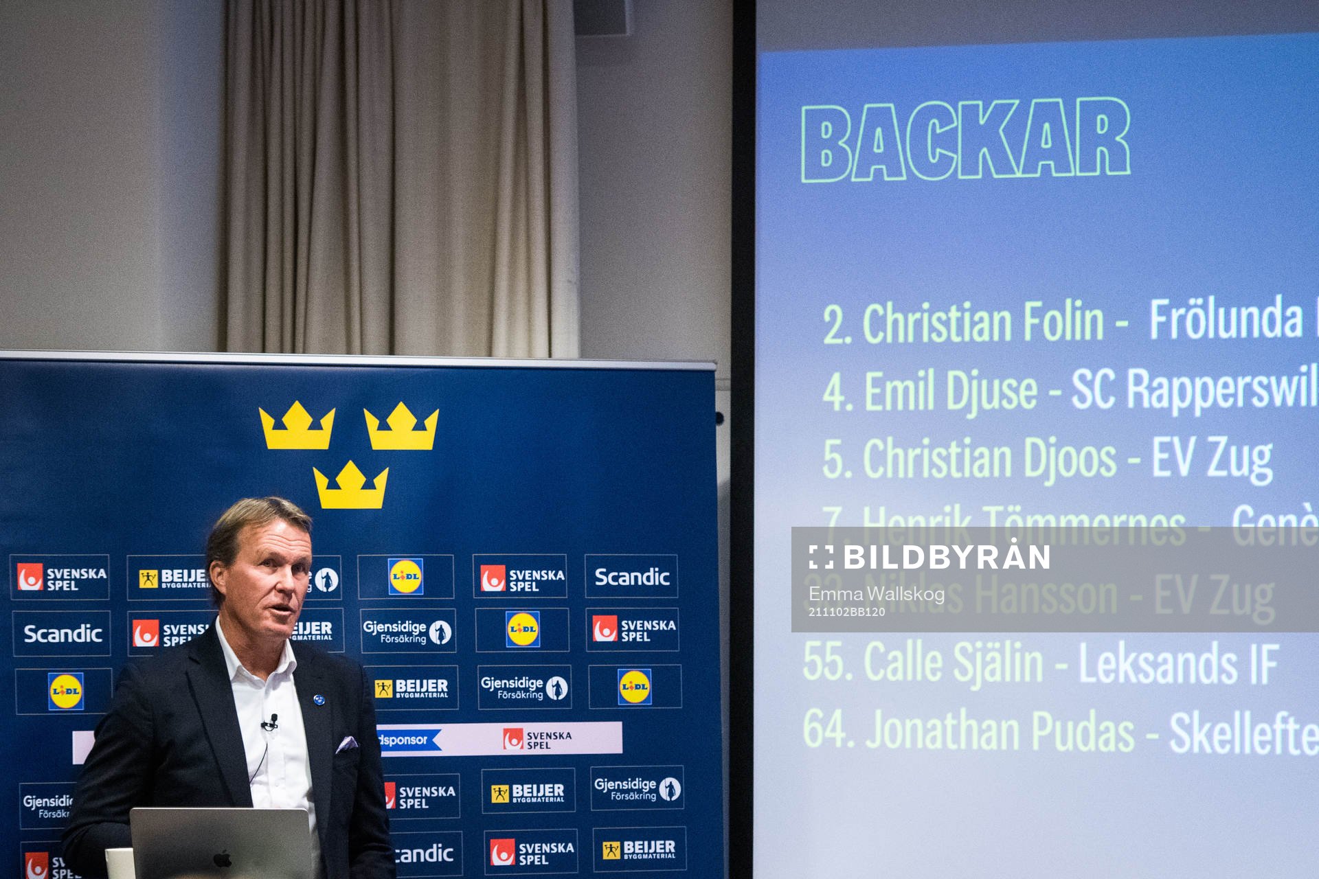 Förbundskapten Johan Garpenlöv presenterar truppen till