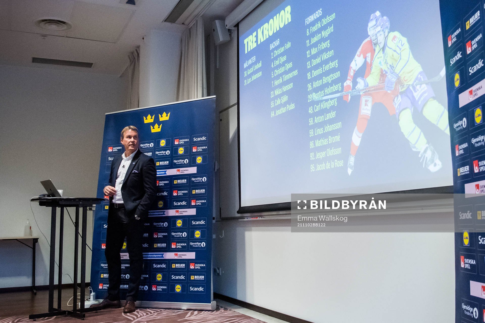 Förbundskapten Johan Garpenlöv presenterar truppen till