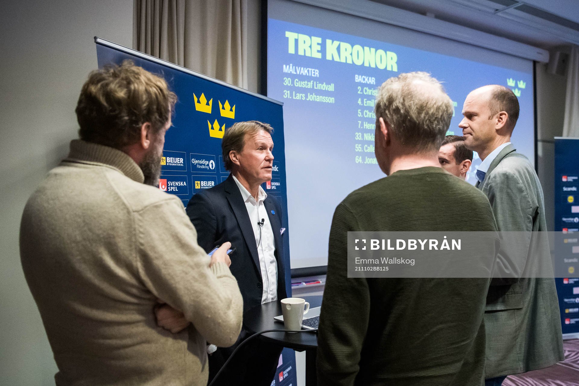 Förbundskapten Johan Garpenlöv presenterar truppen till
