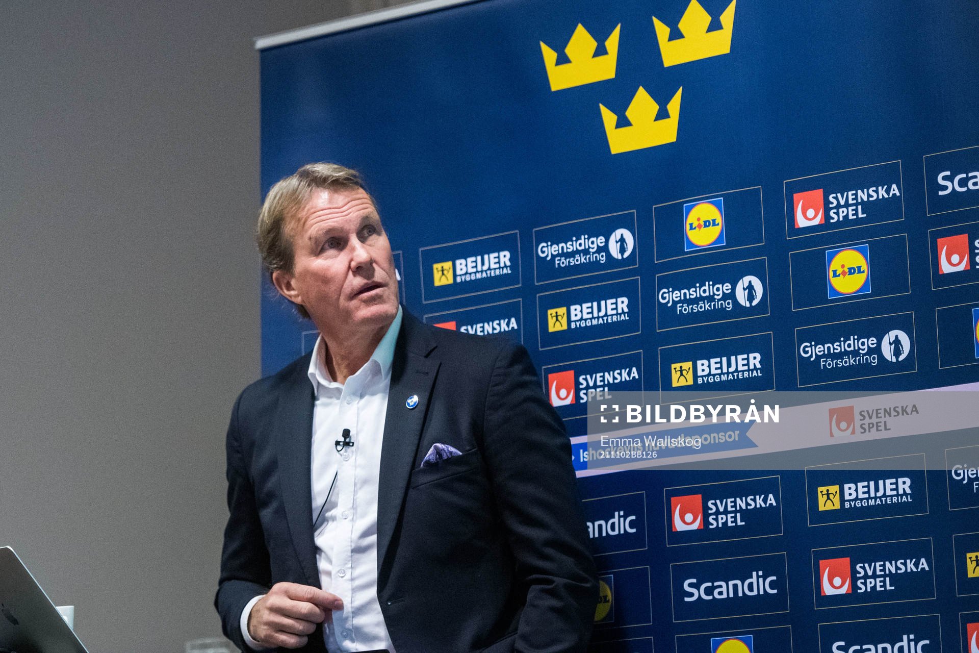 Förbundskapten Johan Garpenlöv presenterar truppen till