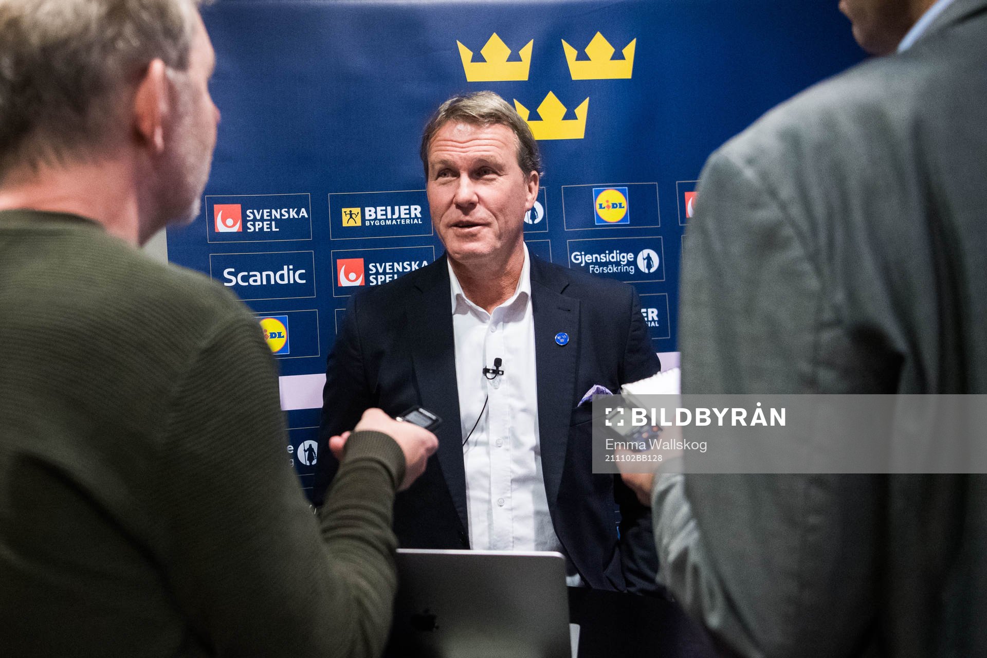 Förbundskapten Johan Garpenlöv presenterar truppen till