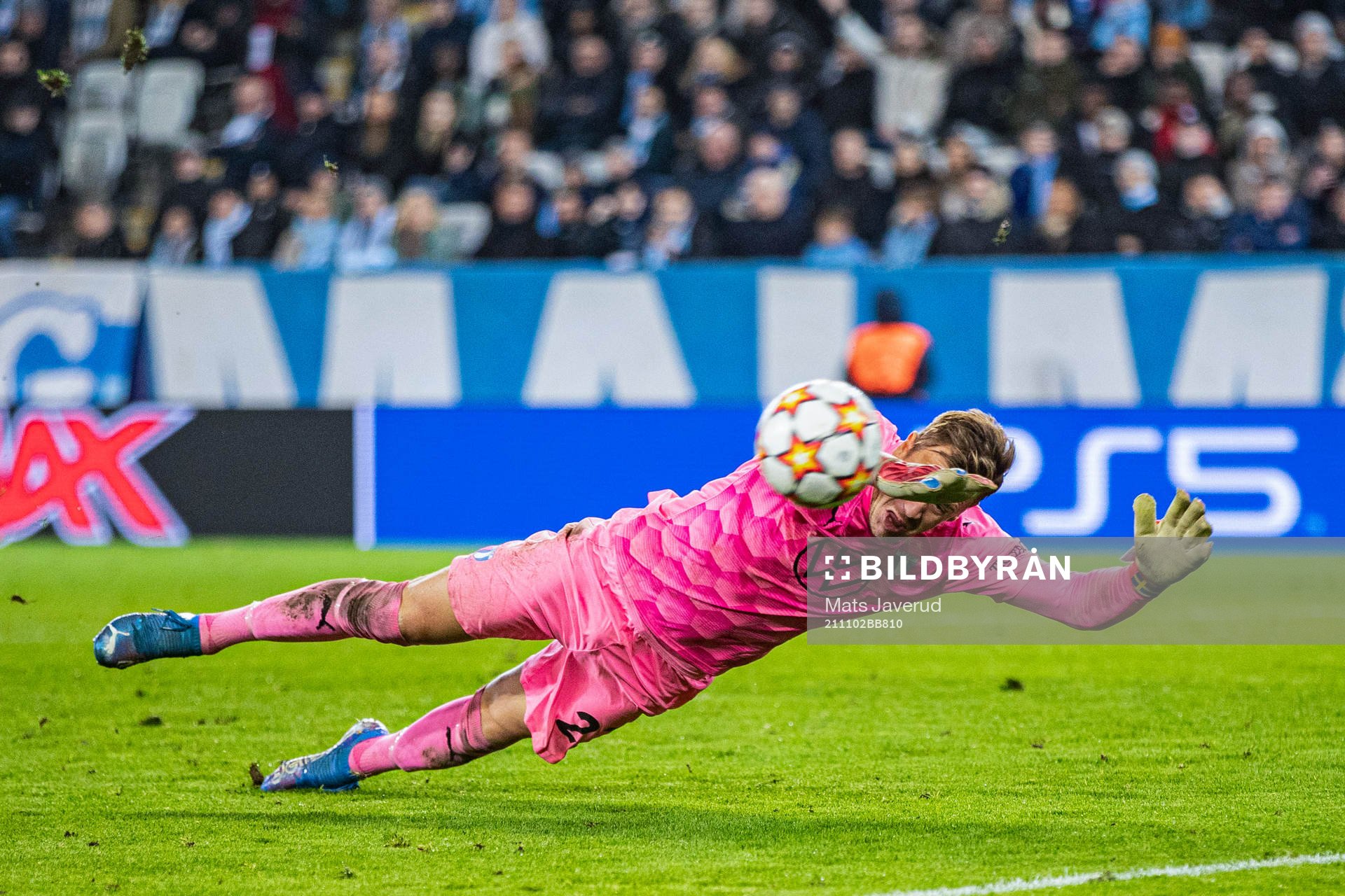 goalkeeper Johan Dahlin of Malmö FF