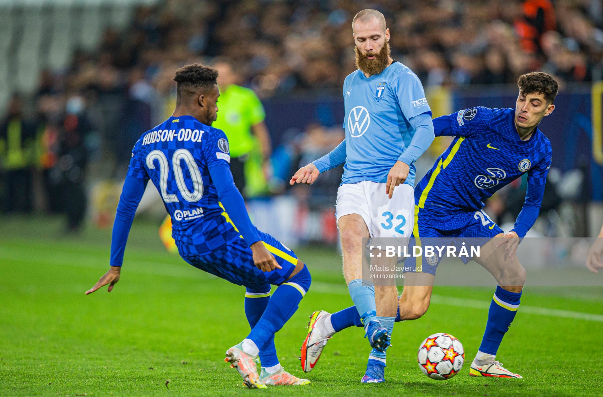 Callum Hudson Odoi of Chelsea, Jo Inge Berget of Malmö FF