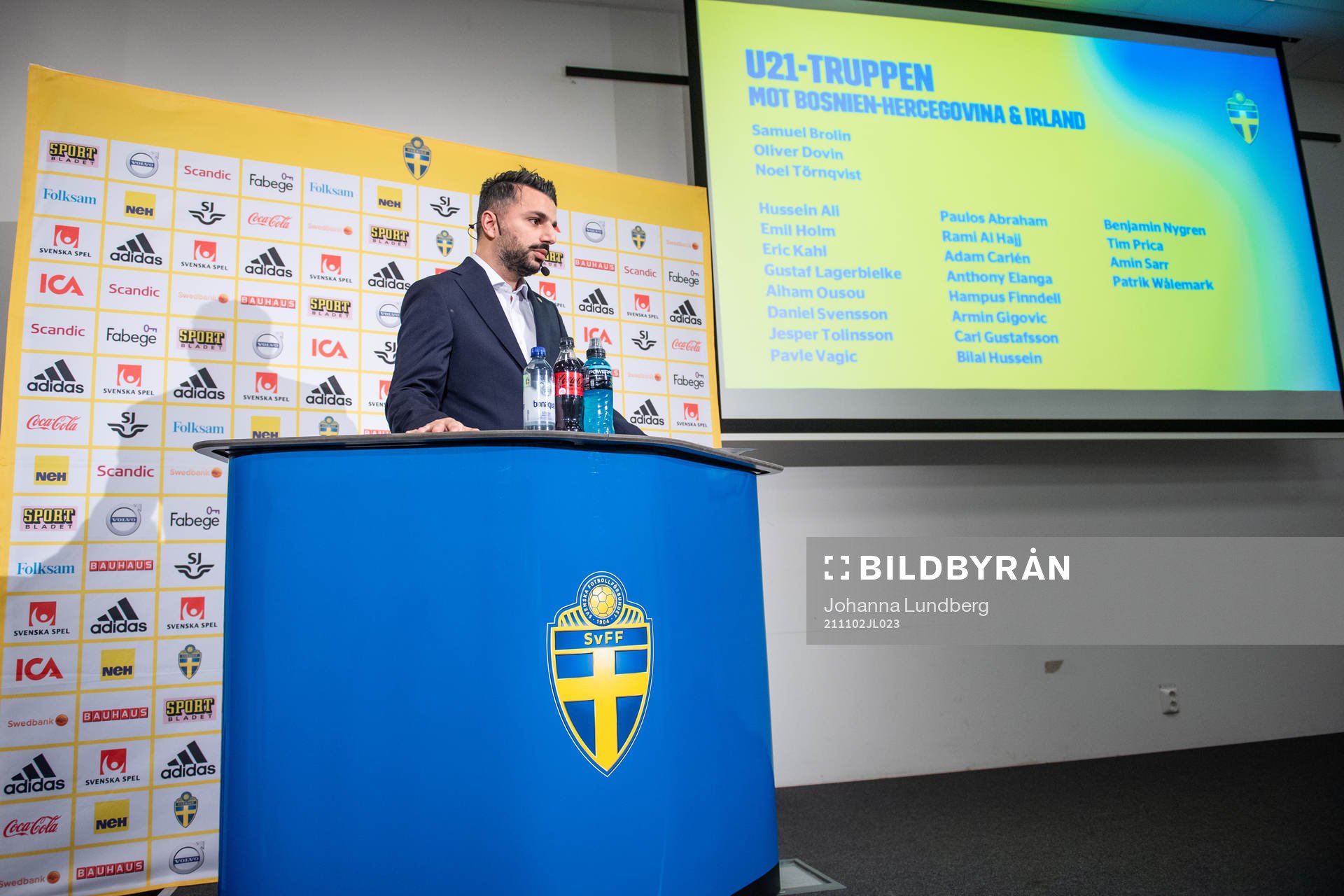 Head coach Poya Asbaghi of the Swedish U21 national
