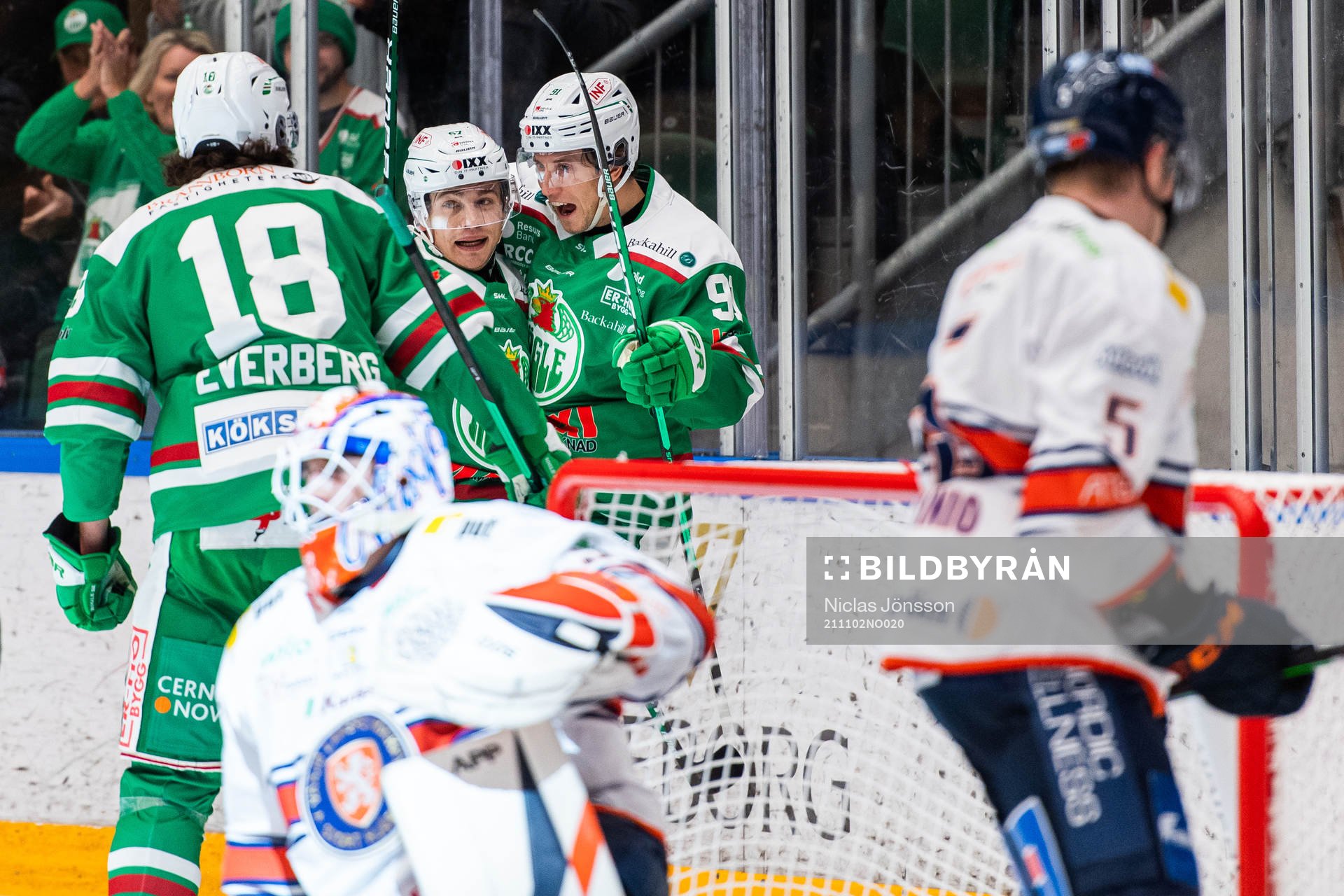 Rögles Leon Bristedt och Adam Tambellini jublar