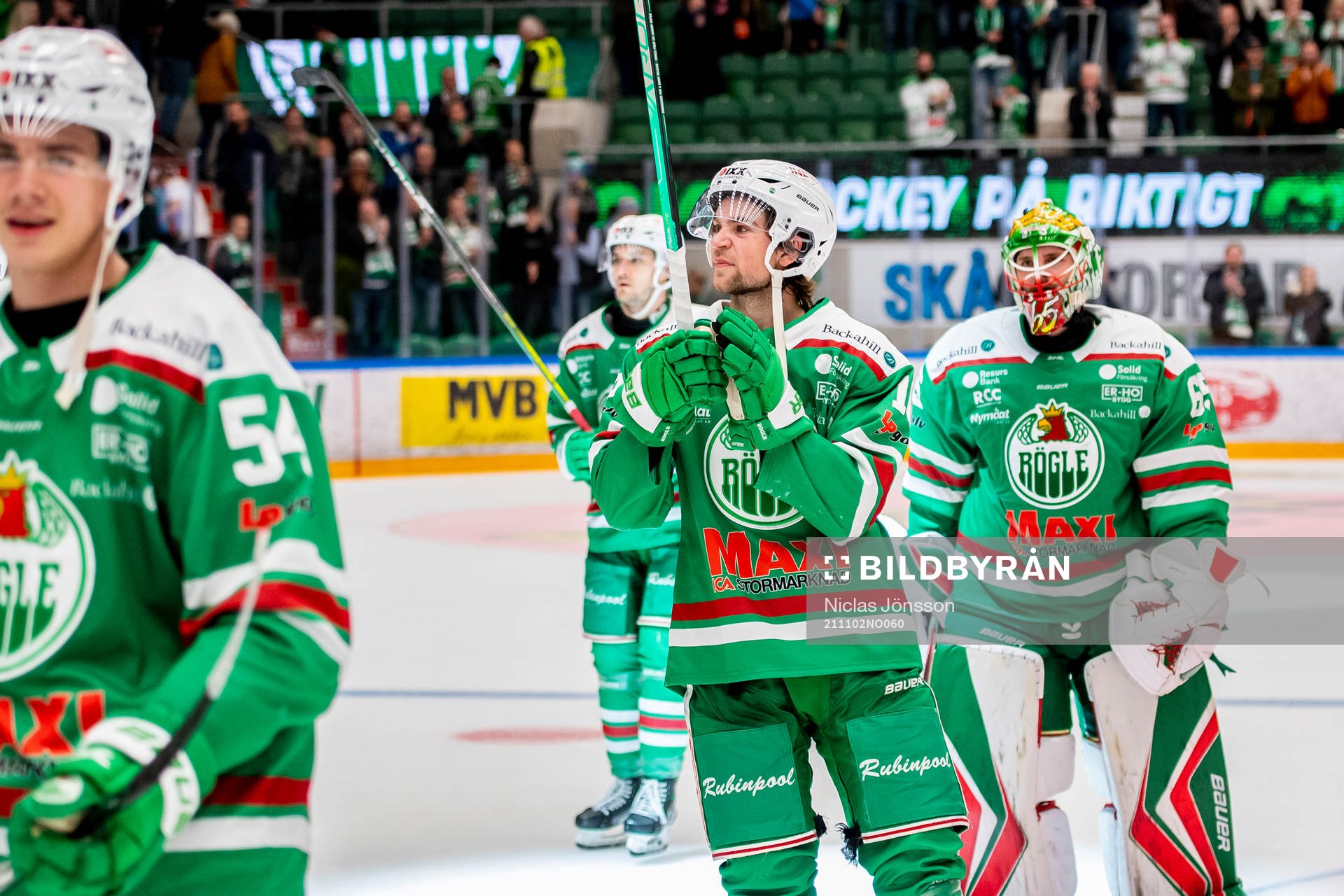 Rögles Lucas Ekeståhl Jonsson tackar publiken