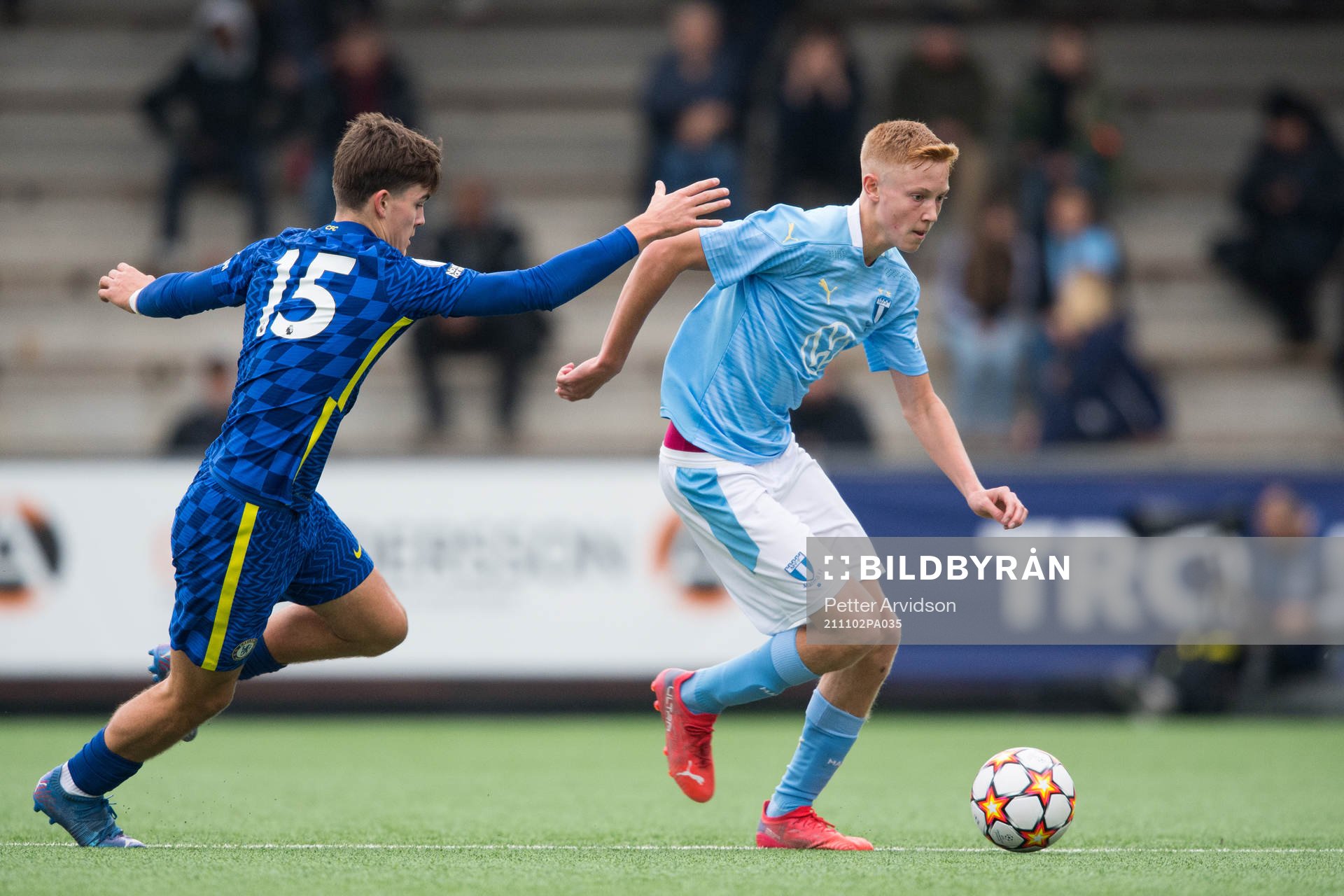Leo Castledine of Chelsea and Hugo Larsson of Malmö FF