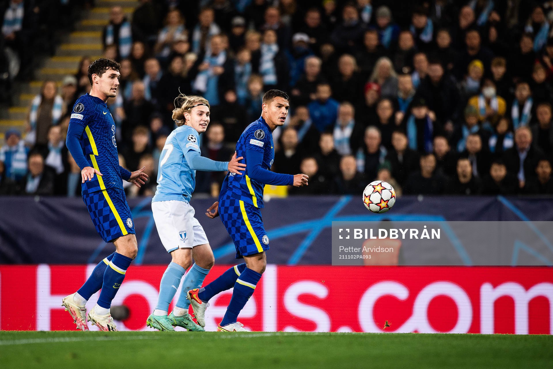 Sebastian Nanasi of Malmö FF against Andreas Christensen and Thiago Silva of Chelsea during the UEFA Champions League football match between Malmö FF and Chelsea on November 2, 2021 in Malmö.