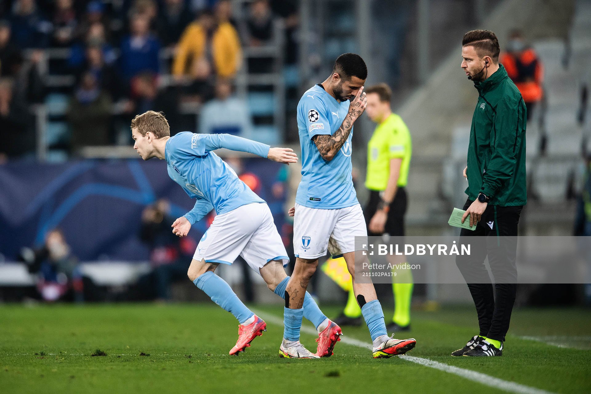Oscar Lewicki and Sergio Pena of Malmö FF