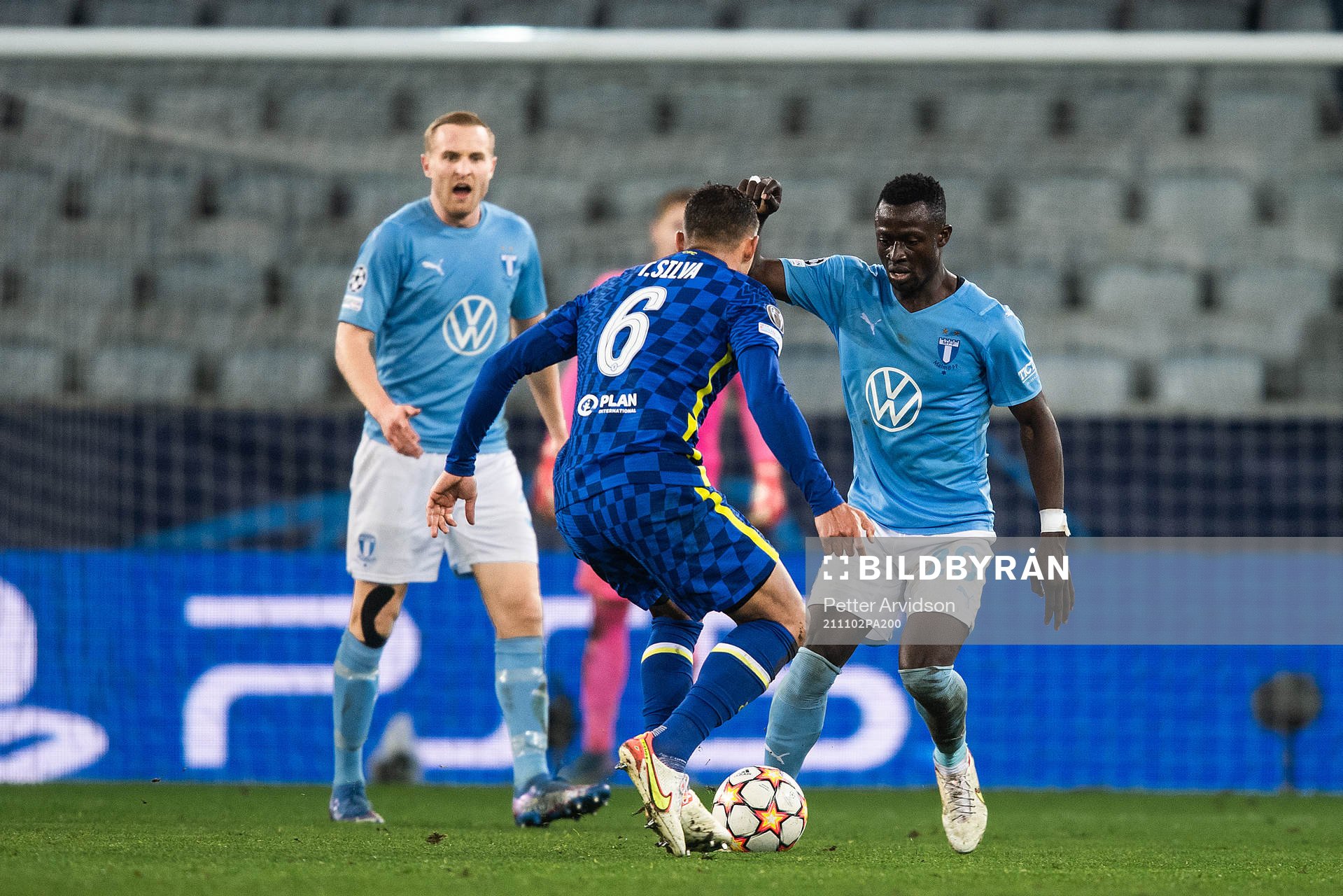 Bonke Innocent of Malmö FF and Thiago Silva of Chelsea during the UEFA Champions League football match between Malmö FF and Chelsea on November 2, 2021 in Malmö.