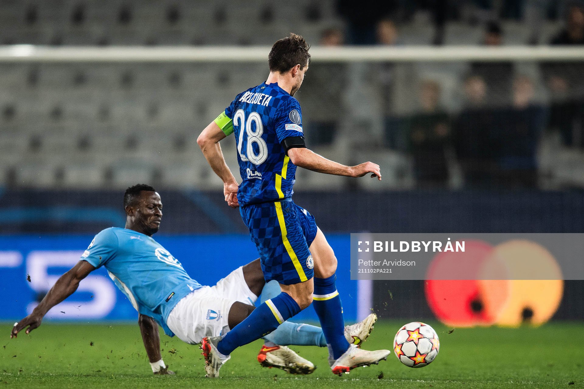 Bonke Innocent of Malmö FF and Cesar Azpilicueta of Chelsea