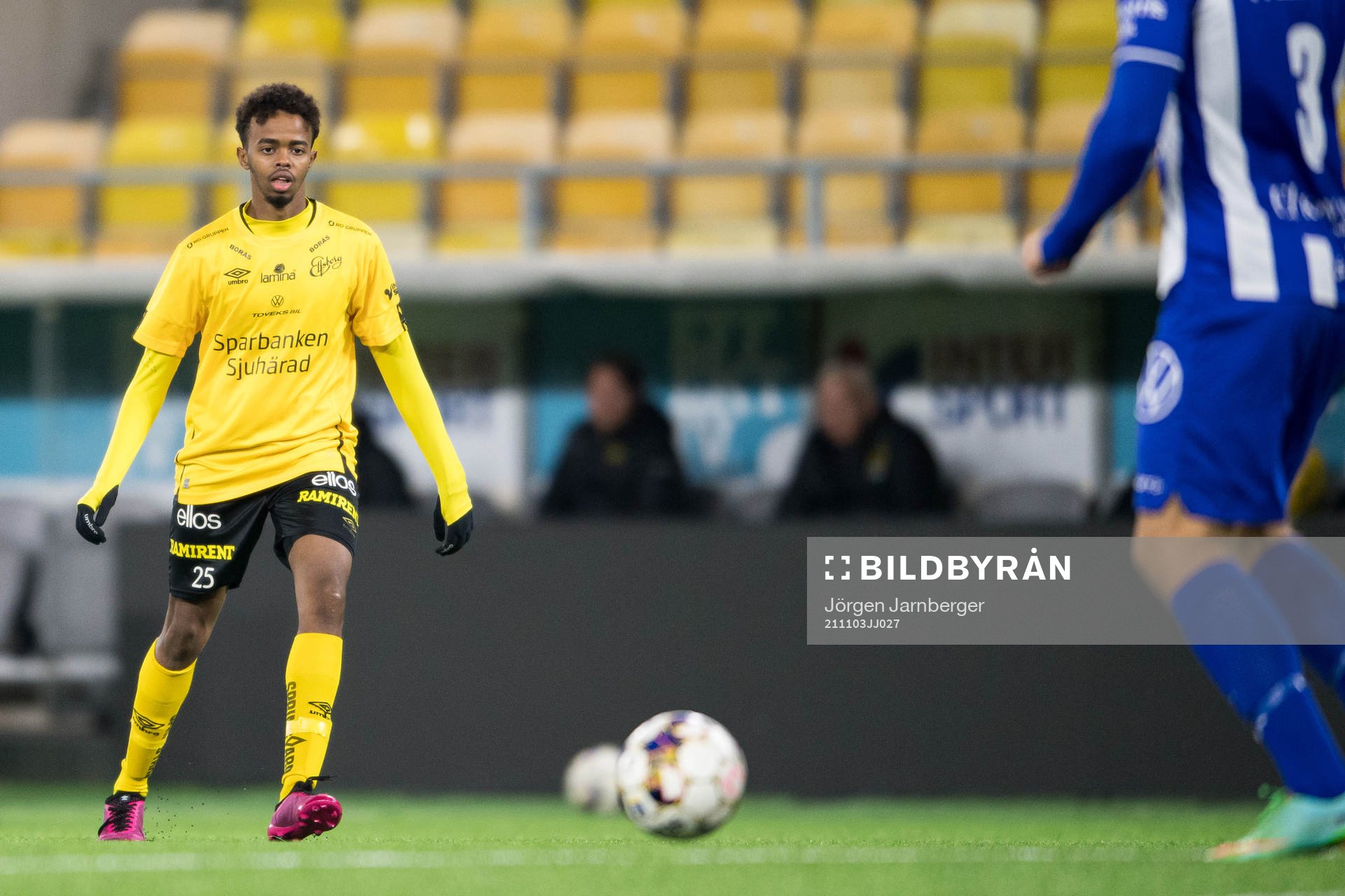 Elfsborgs Mohamed Adam under fotbollsmatchen i P19 Allsvenskan södra mellan Elfsborg och IFK Göteborg den 3 november 2021 i Borås.