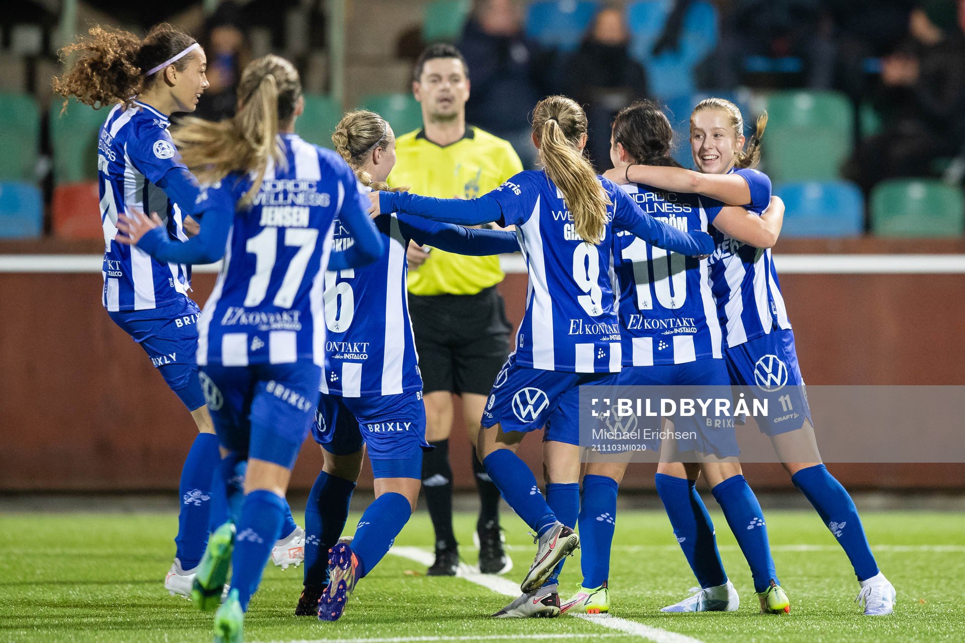 IFK Göteborgs Victoria Svanström jublar med lagkamrater