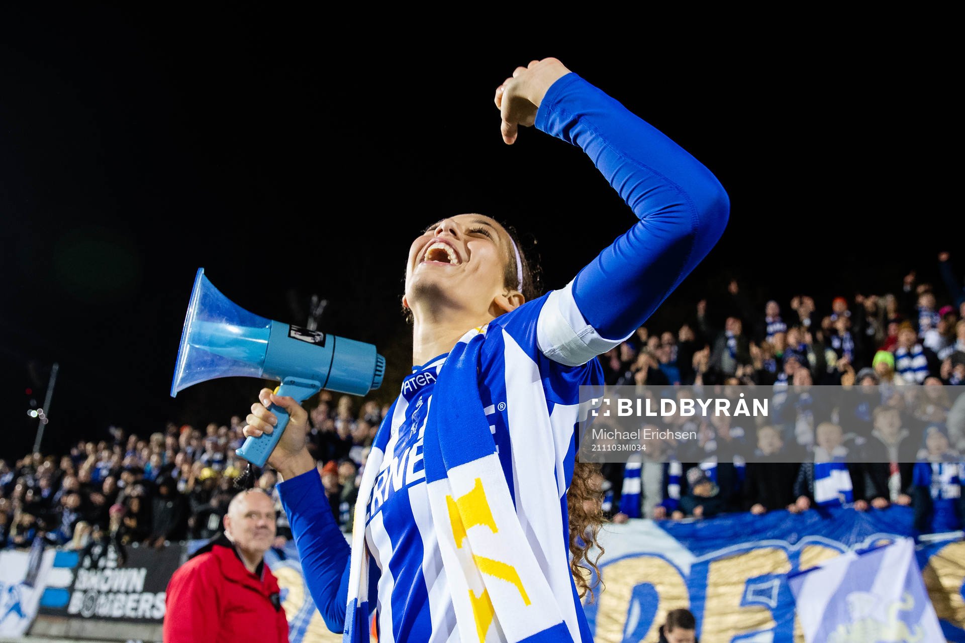 IFK Göteborgs Malva Larsson jublar med publiken