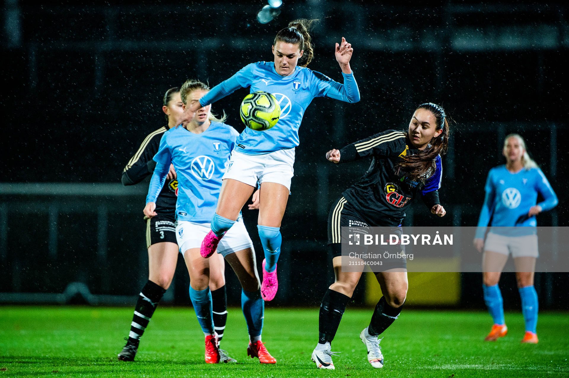 Malmö FFs Saga Fredriksson mot Dalby/Genarps Stephanie