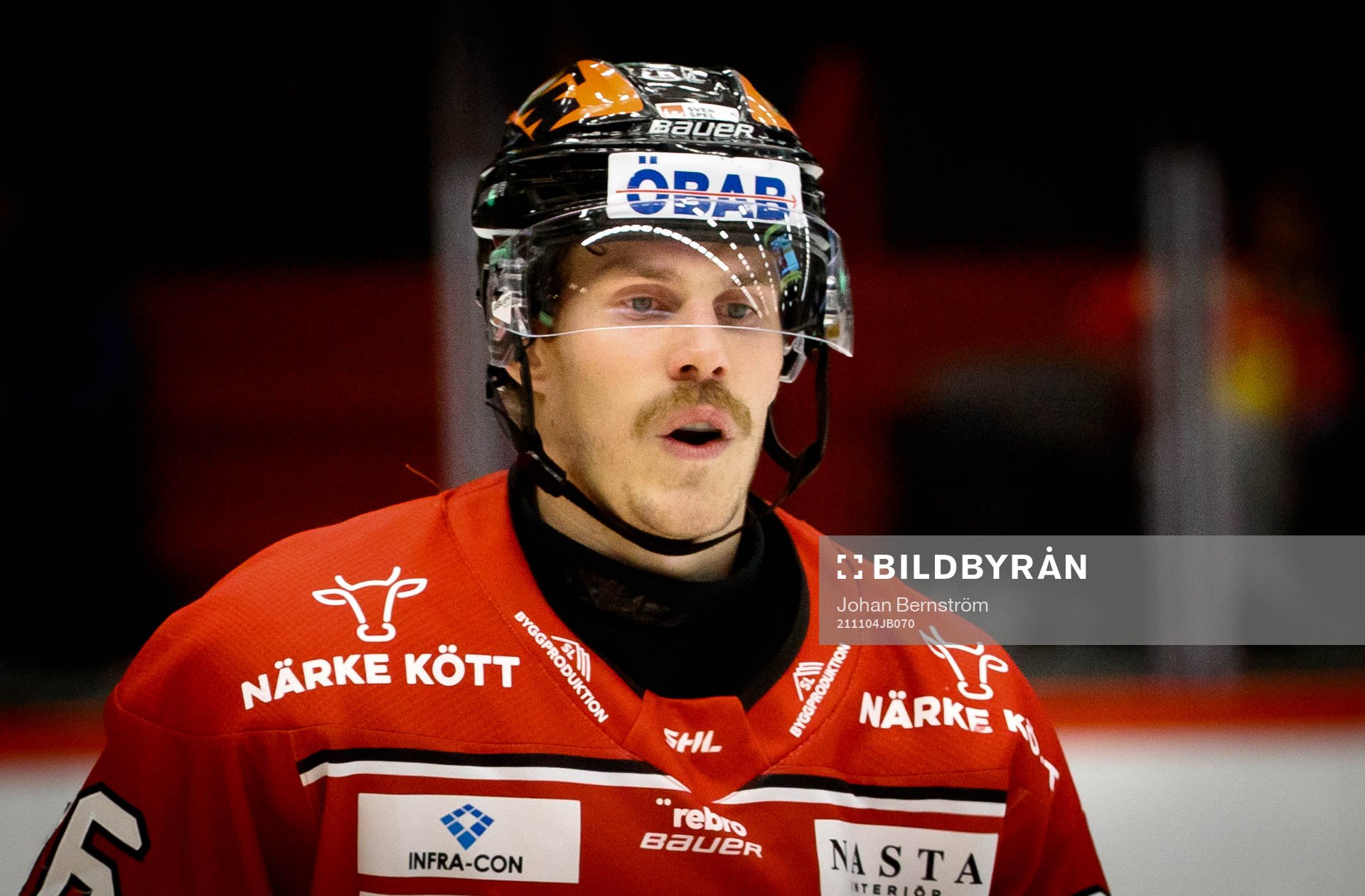 Örebros Emil Larsson med mustasch