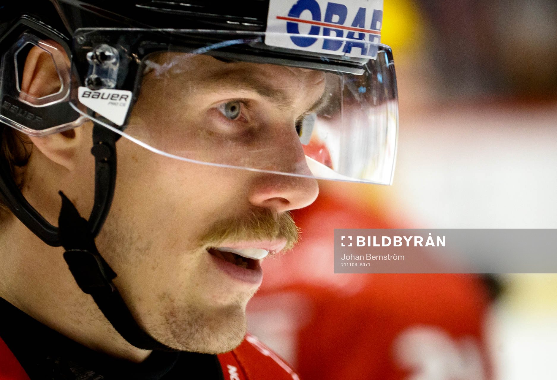 Örebros Emil Larsson med mustasch