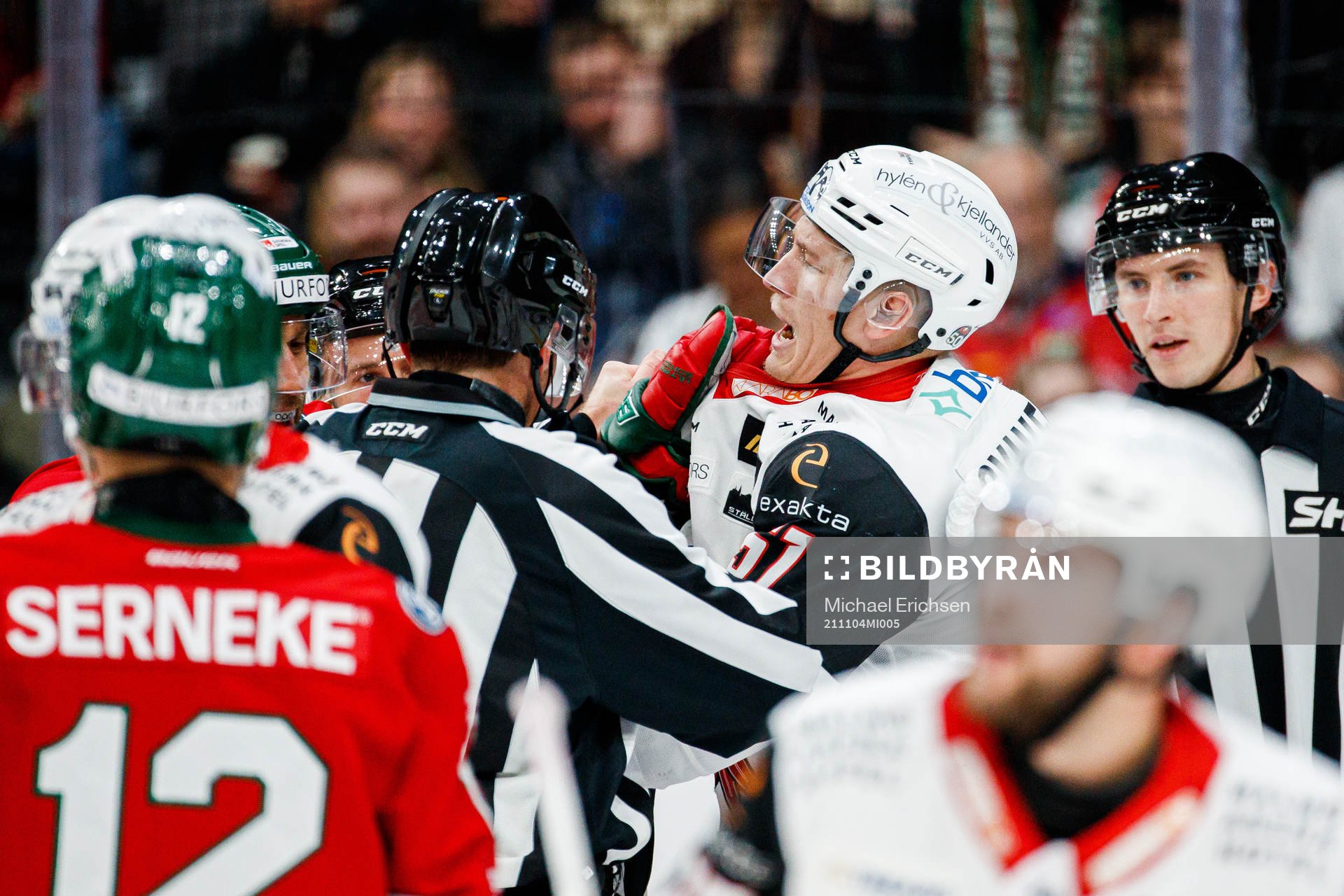 Malmö Redhawks Emil Sylvegård och Frölundas Joel