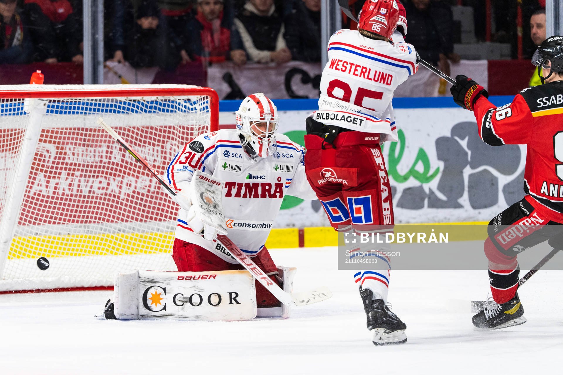 Luleås Pontus Andreasson gör 2-0 bakom Timrås målvakt