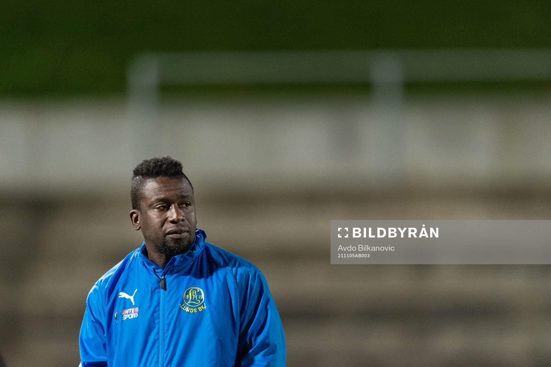 Lunds tränare Thierry Zahui under fotbollsmatchen i Division 1 Södra mellan Lunds BK och  IFK Malmö den 5 november 2021 i Lund. 