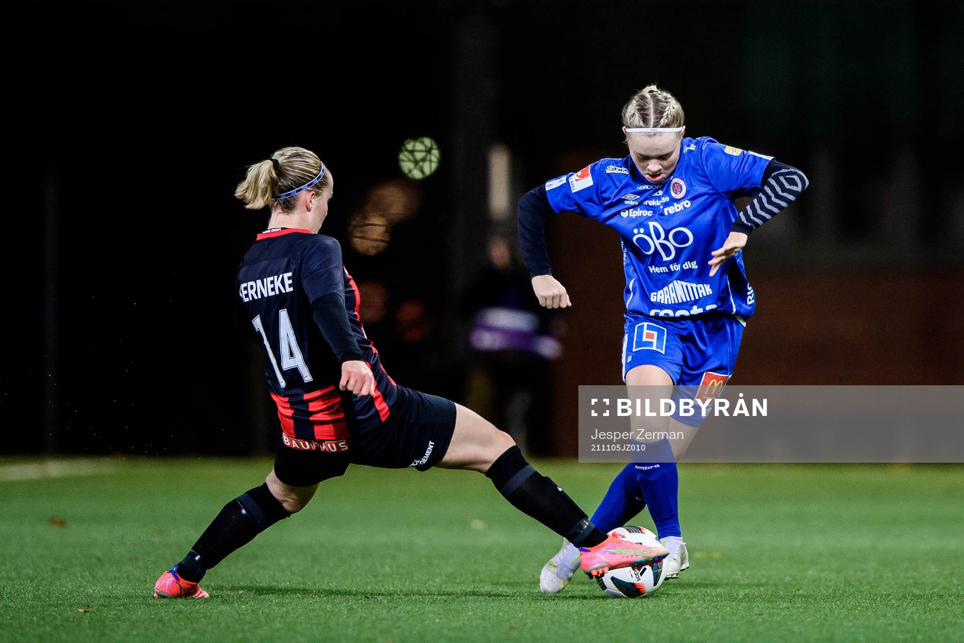 Brommapojkarnas Liv Brunzell och Örebros Selma Rajakangas