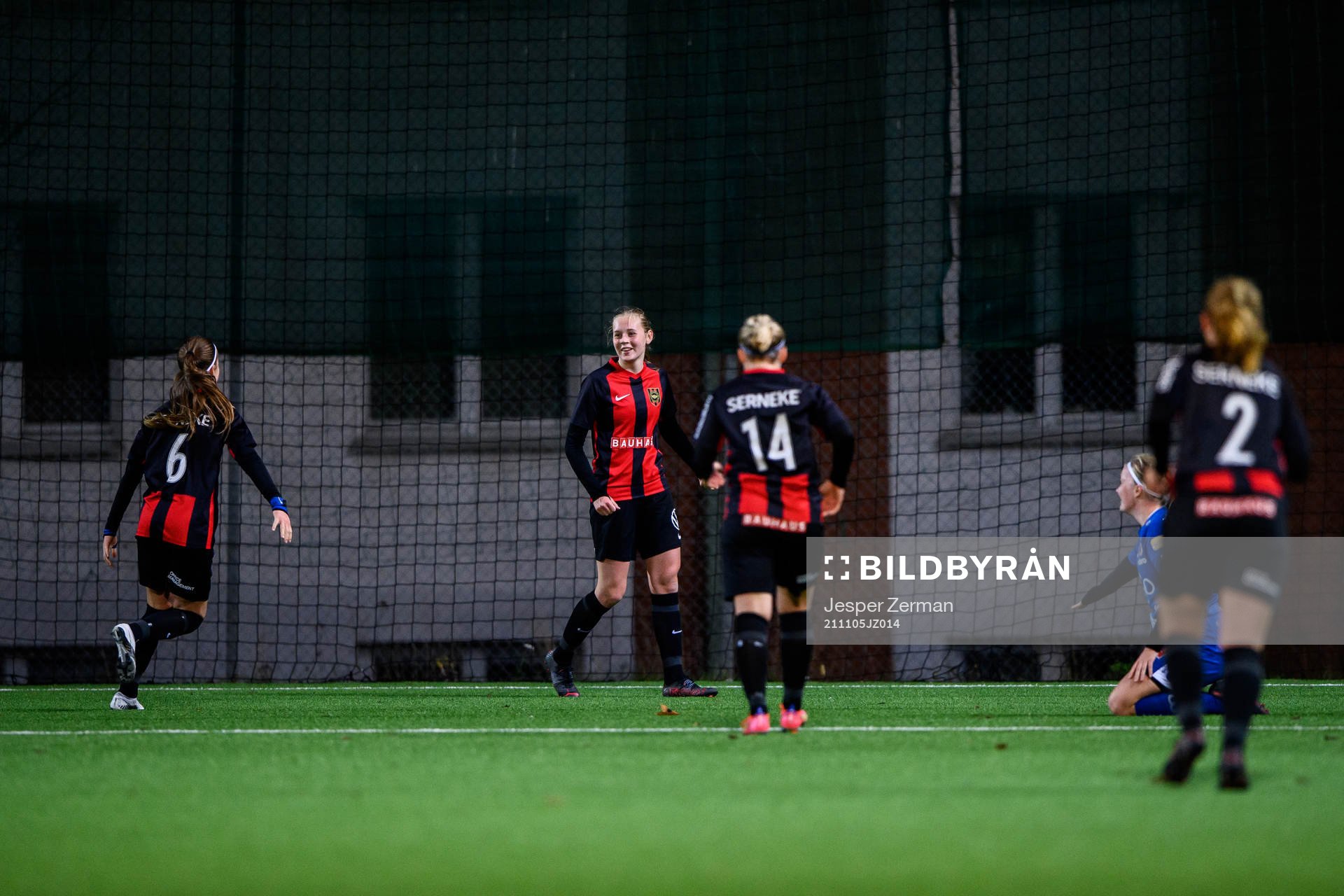 Brommapojkarnas Line Wessman jublar