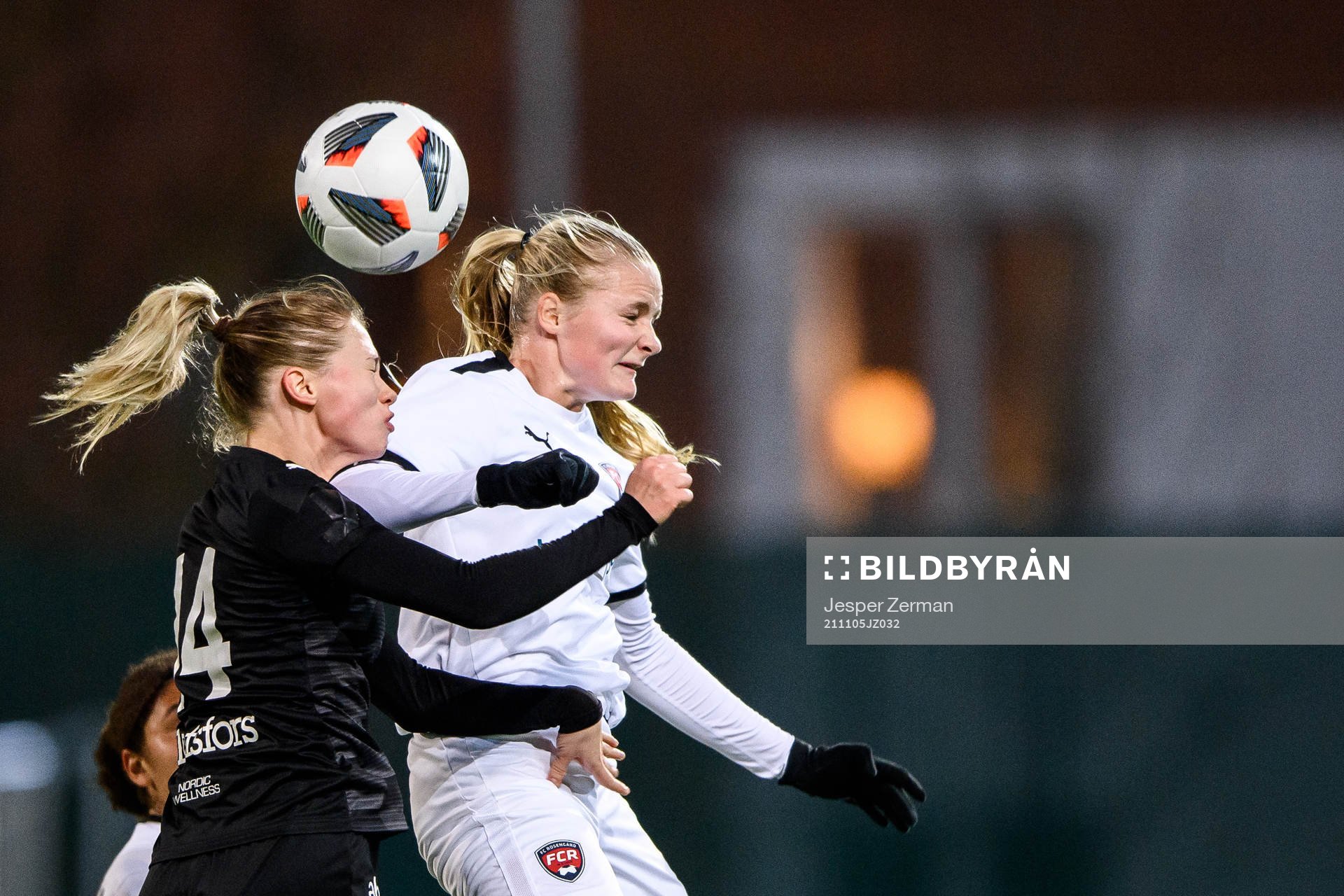 Umeås Stina Gunnebrink och Rosengårds Hanna Stenberg